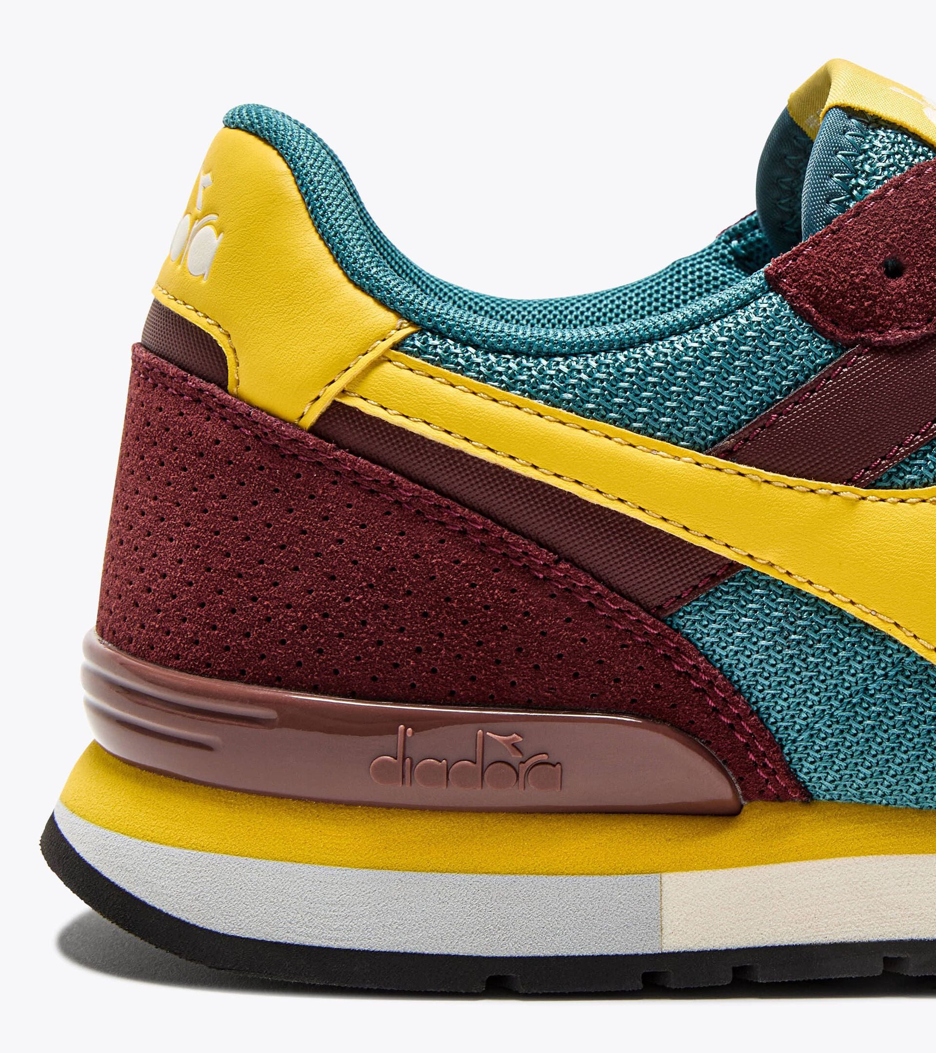 Suede leather sneaker - All-gender
 CAMARO M2 BRITTANY BLUE/HOT CHOCOLATE - Diadora