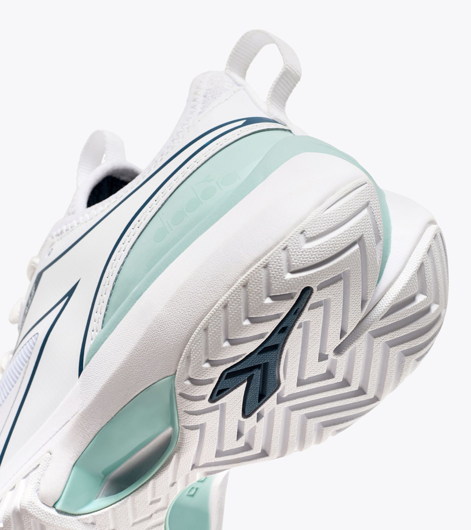 Tennis shoes for hard surfaces or clay courts - Women FINALE W AG WHITE/LEGION BLUE/SURF SPRAY - Diadora