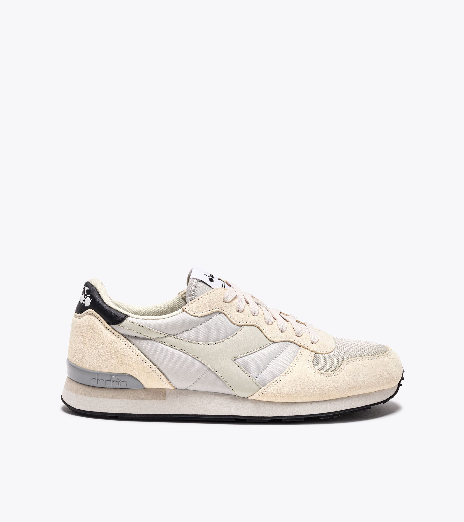 Sporty sneakers - All-Gender CAMARO CRYSTAL GREY/IVORY - Diadora