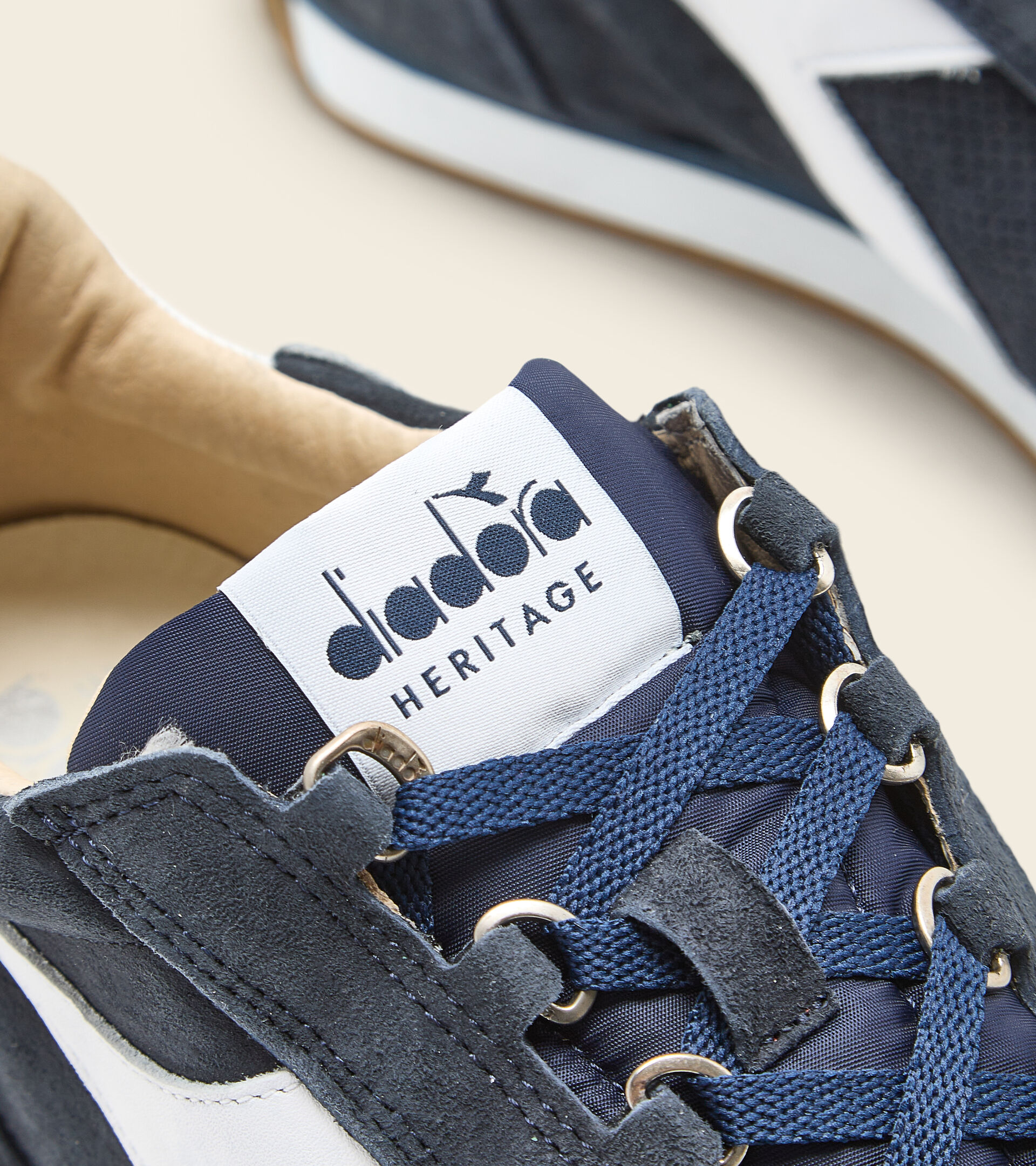 Heritage shoe - Unisex EQUIPE SUEDE SW BLUE DENIM/WHITE - Diadora