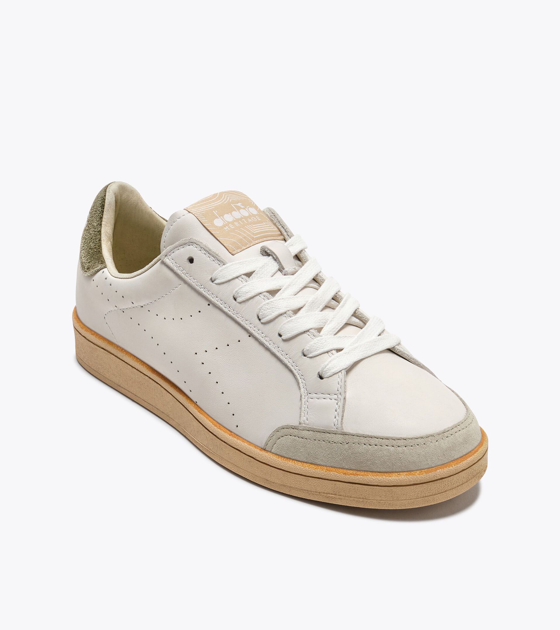 Zapatilla Heritage de piel - Para todos los g&eacute;neros
 PRESTIGE PLAIN USED OLIVA MILITAR - Diadora