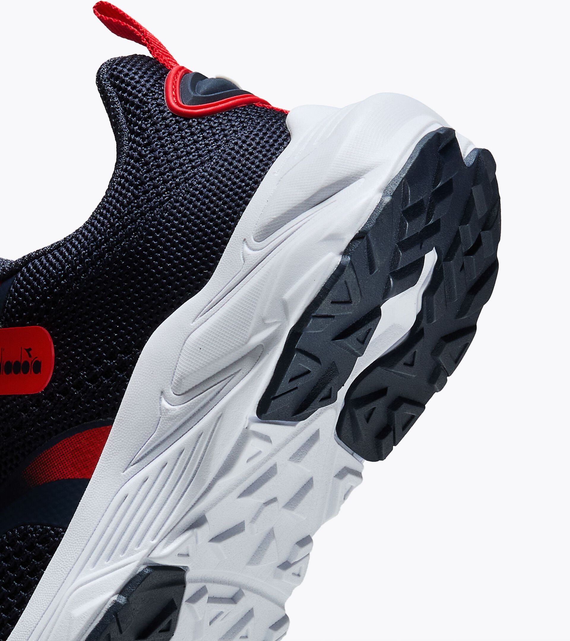 Running shoe - Double lacing system - Junior
 SNIPE 4 JR BLUE CORSAIR/WHITE/FIERY RED - Diadora