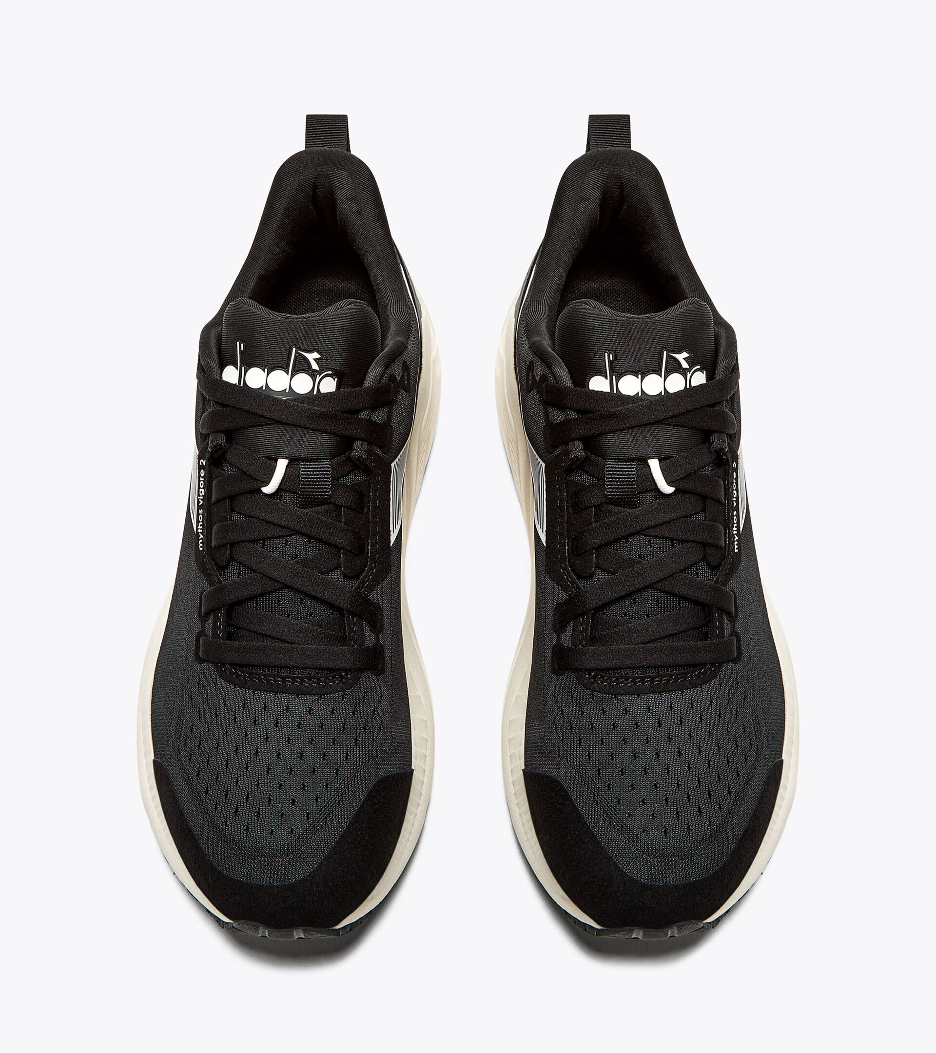 Running shoes - Women
MYTHOS BLUSHIELD VIGORE 2 W BLACK/WHISPER WHITE - Diadora