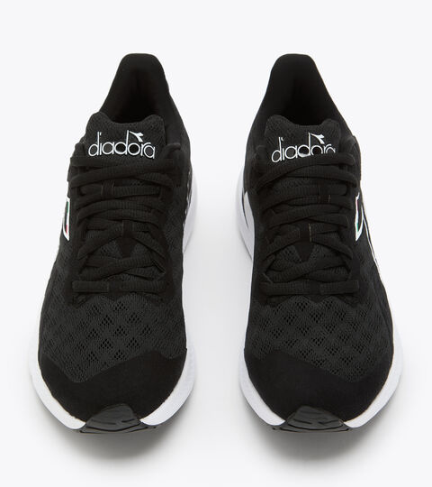MYTHOS VOLO 3 Y, BLACK/WHITE (C7406) Junior running shoes - Unisex
MYTHOS VOLO 3 Y BLACK/WHITE (C7406) - Diadora