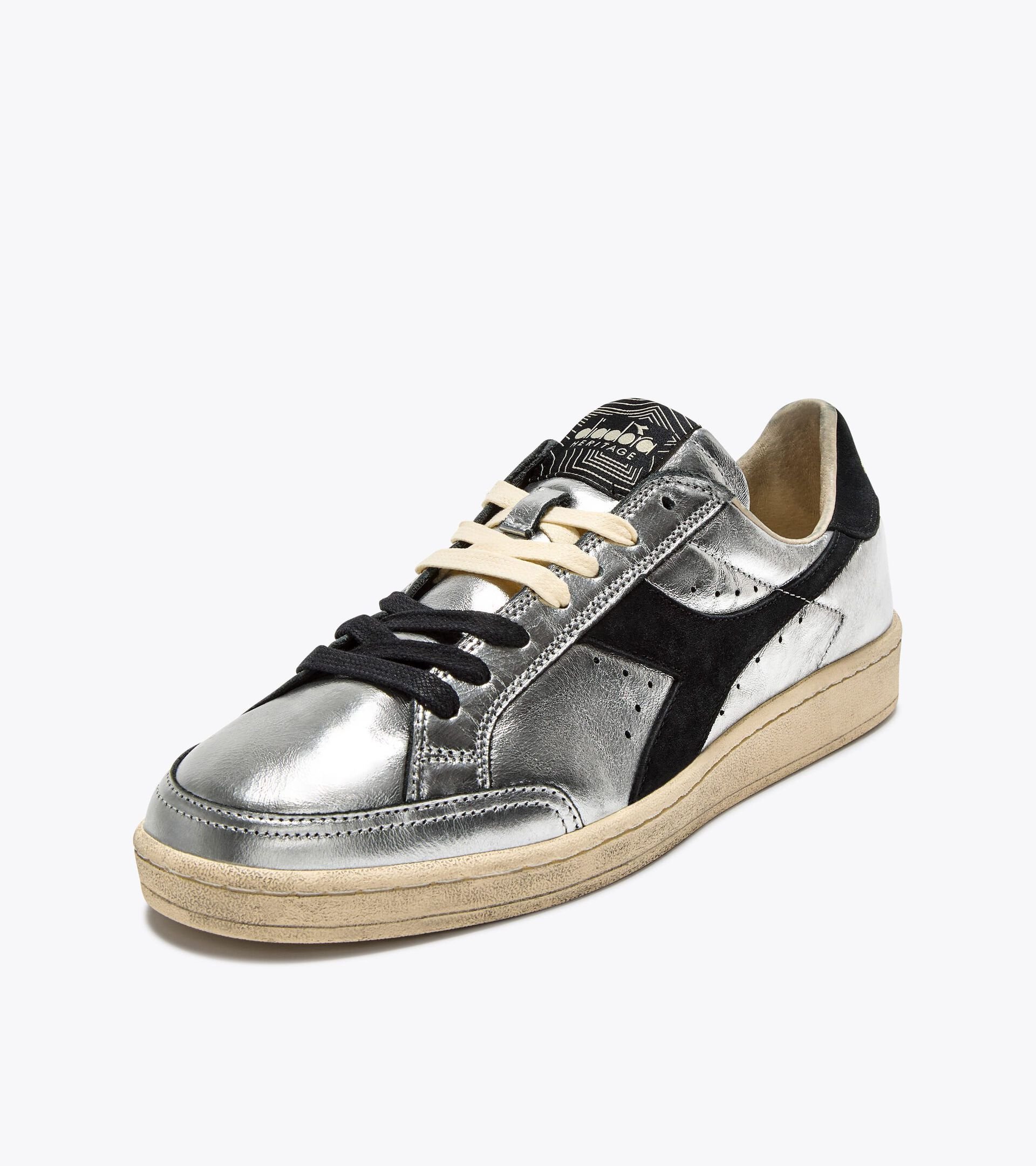 Sneaker Heritage aus metallisiertem Leder - Für alle Geschlechter
 PRESTIGE METAL USED SILBER - Diadora