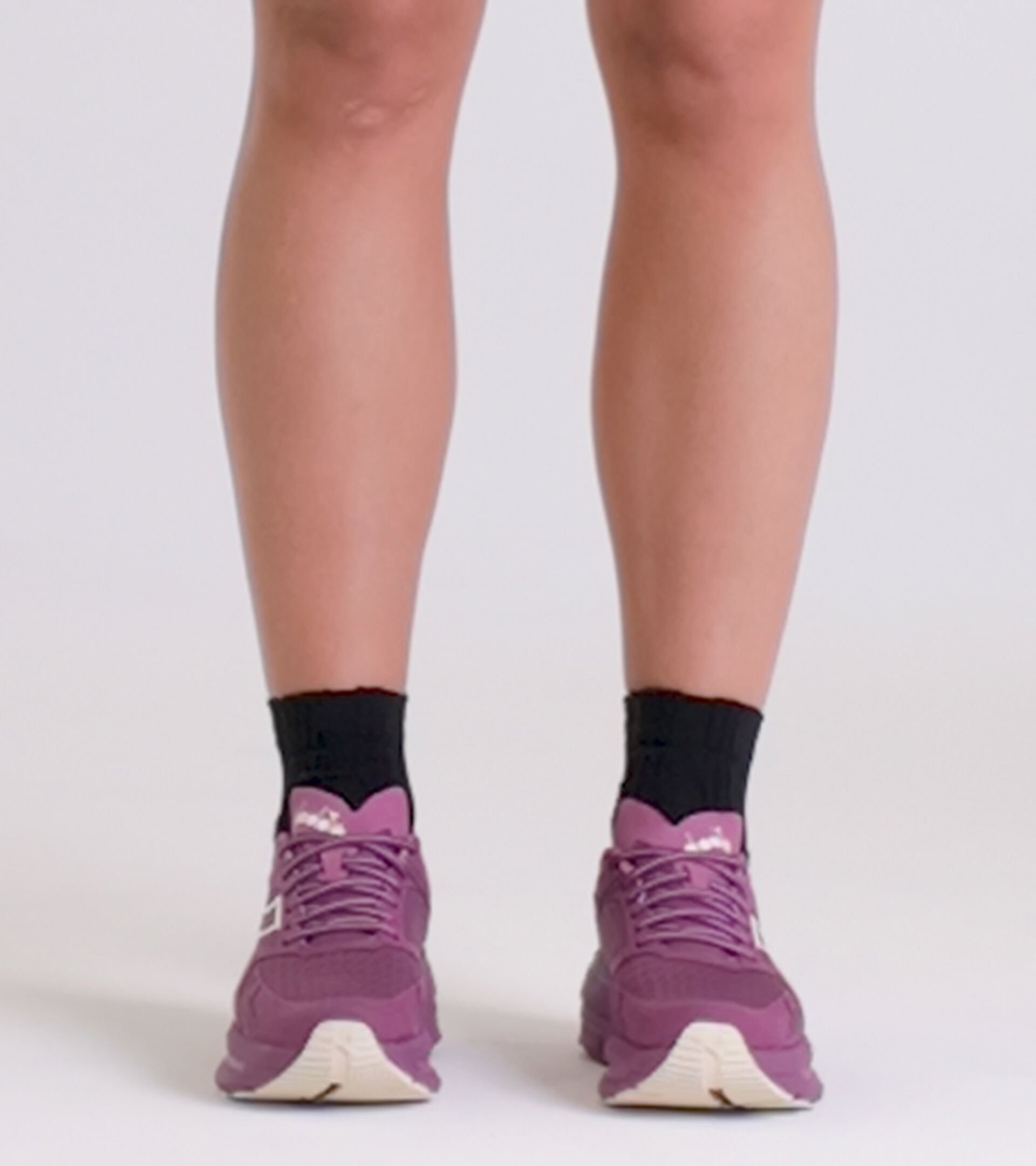 Running shoe - Comfort and stability - Women’s
CELLULA W RED VIOLET/WHISPER WHITE - Diadora