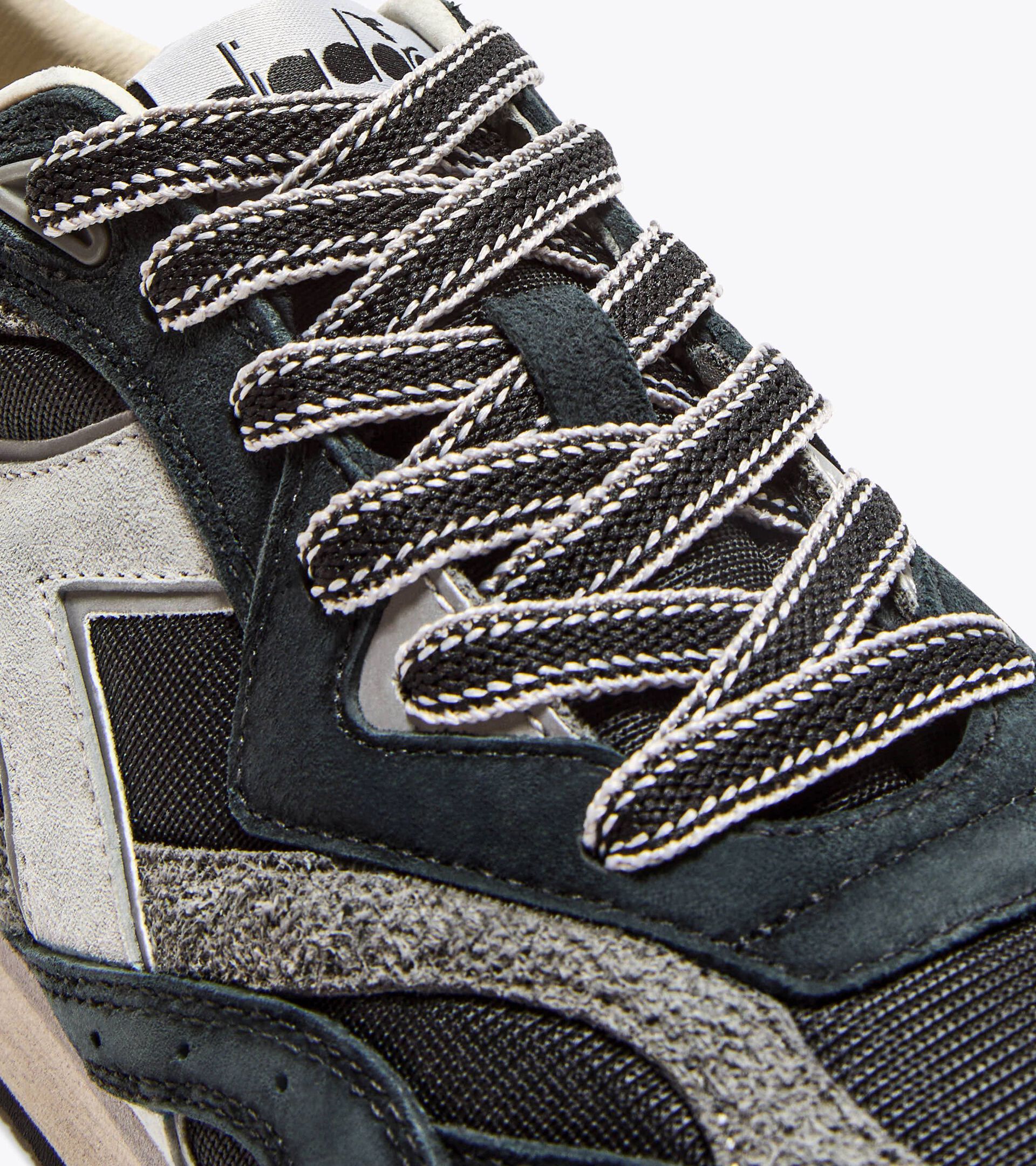Low-profile Heritage sneaker - All-gender EQUIPE REVENGE USED BLACK - Diadora