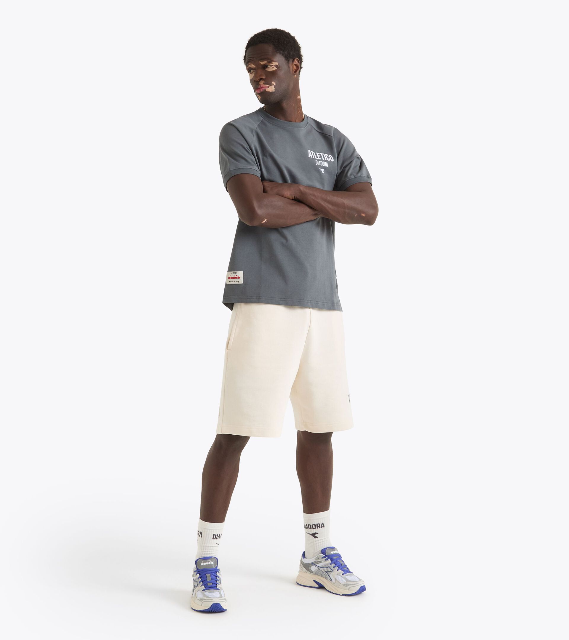 T-shirt Legacy - Made in Italy - Pour tous les genres T-SHIRT SS LEGACY ROCHE DE CHATEAU - Diadora
