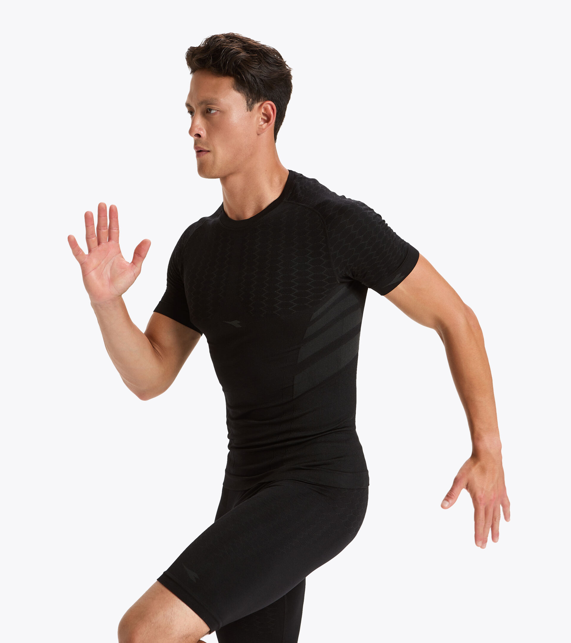 Apparel Sport UOMO SS T-SHIRT ACT NERO Diadora