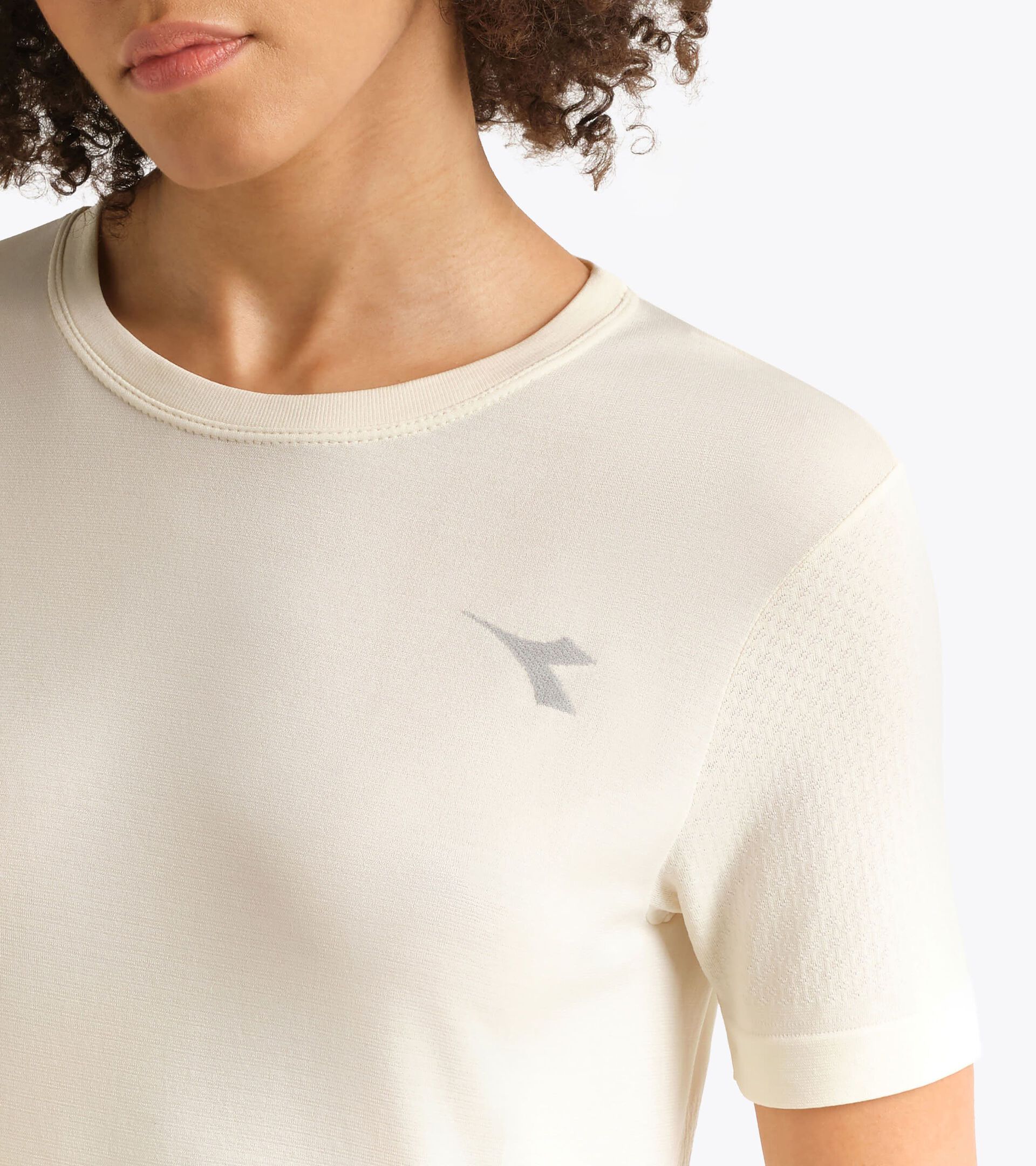 Technical t-shirt  for temperature control -  Running - Women&rsquo;s
 L. SS T-SHIRT STRATOUNO WINTER WHITE - Diadora