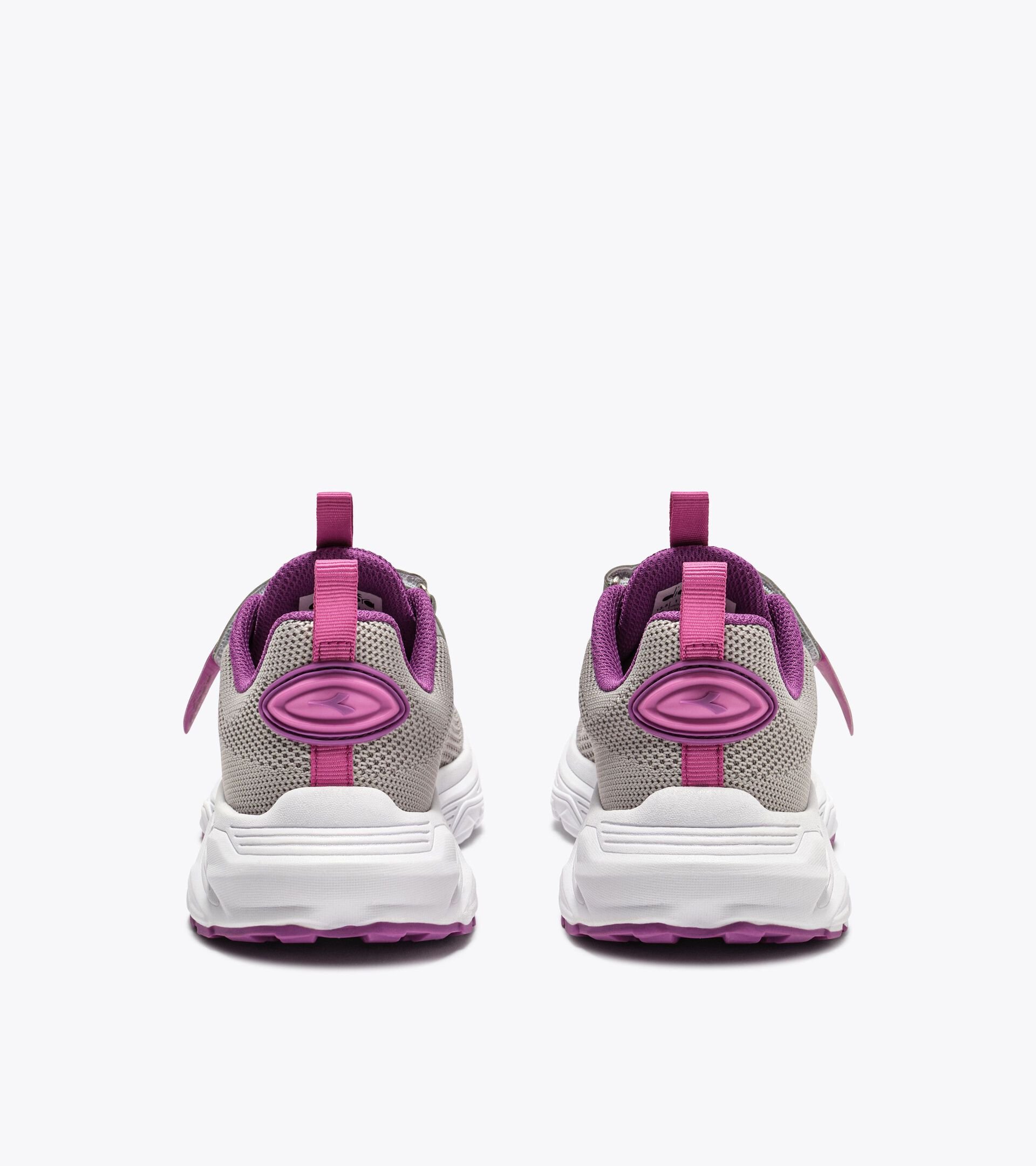 Running shoe - Double lacing system - Junior
 SNIPE 4 JR SILVER DD/BYZANTIUM - Diadora