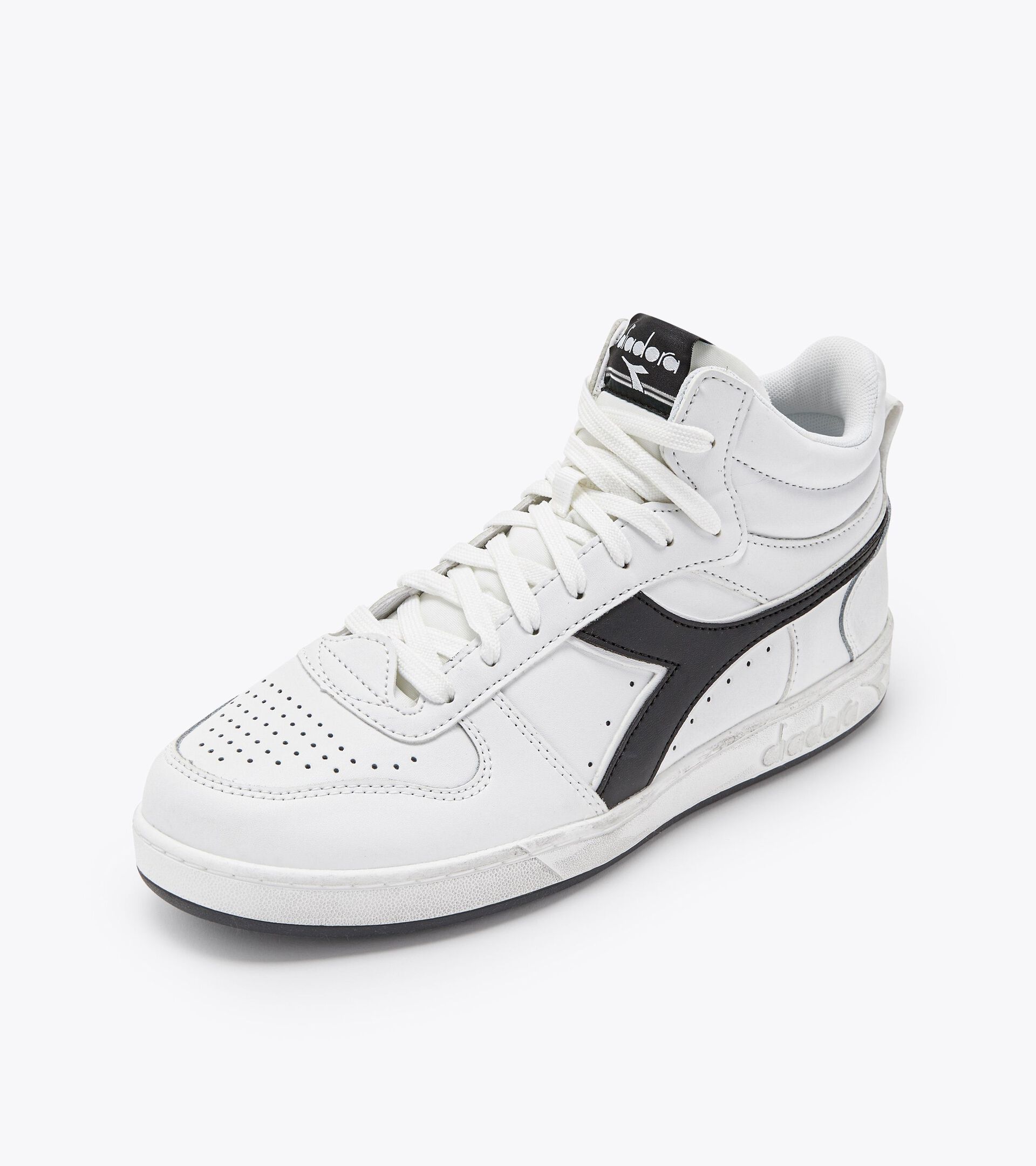 Sporty sneakers - Unisex MAGIC BASKET DEMI ICONA WHITE/WHITE/BLACK - Diadora