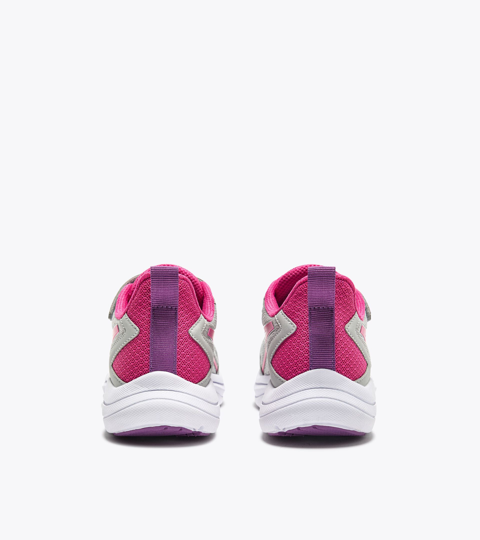 Running shoe - Double lacing system - Junior
 SNIPE 2 JR SILVER DD/PINK SHOCKING - Diadora