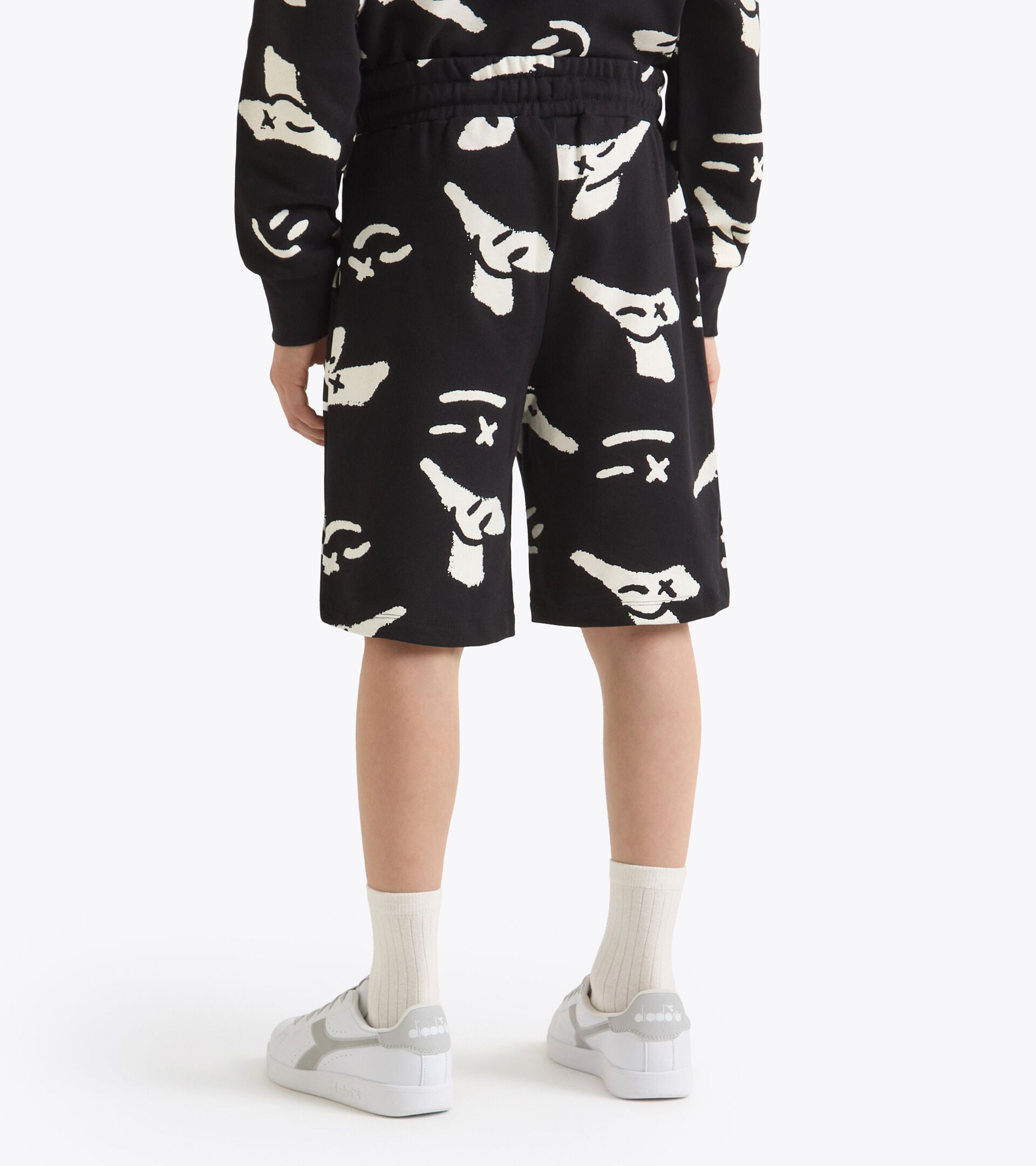 Bermuda - Fit comfort - Boy
JB. BERMUDA SMILE LOGO BLACK - Diadora