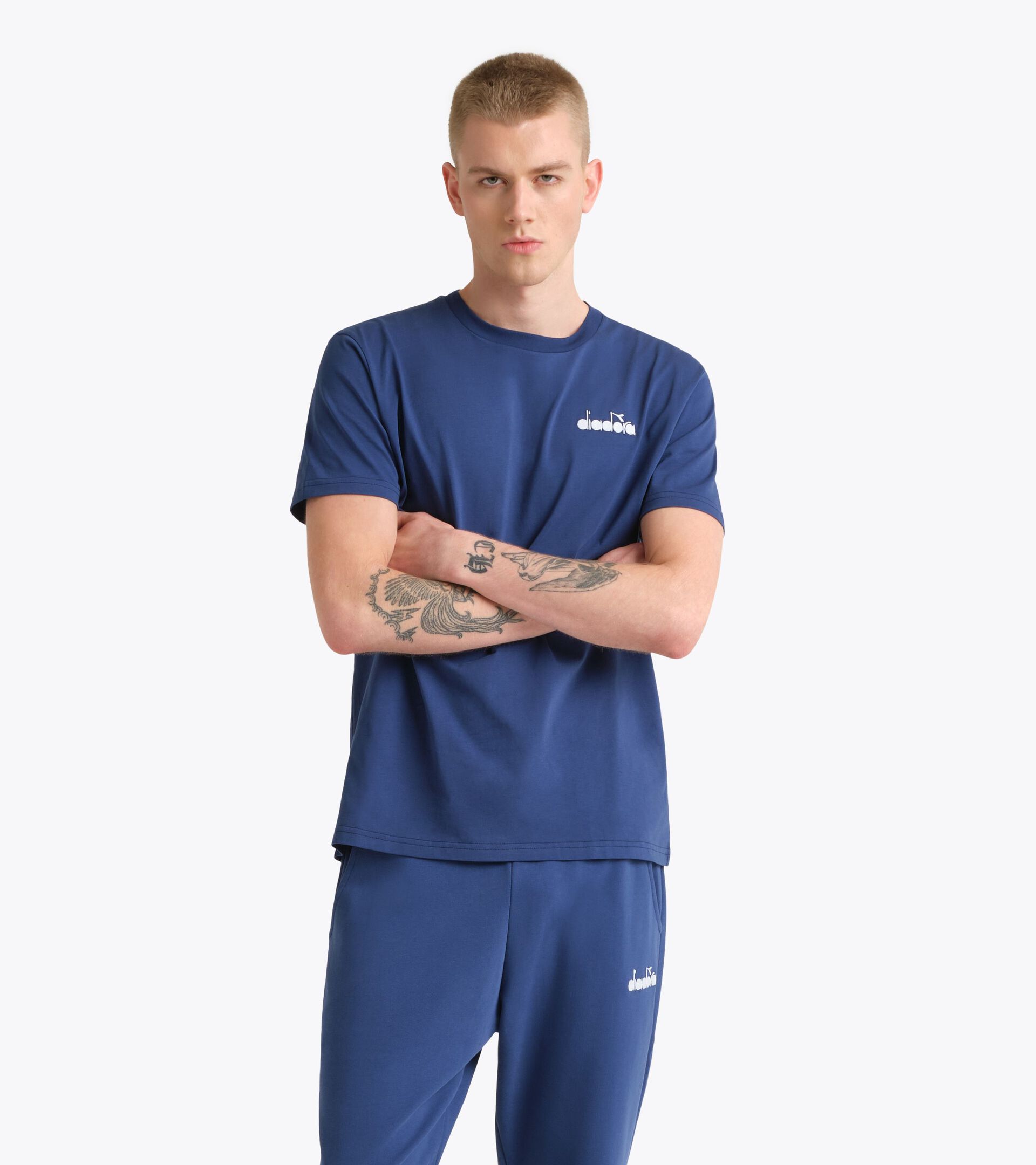 T-shirt - All-Gender
 T-SHIRT SS LOGO NAVY PEONY - Diadora