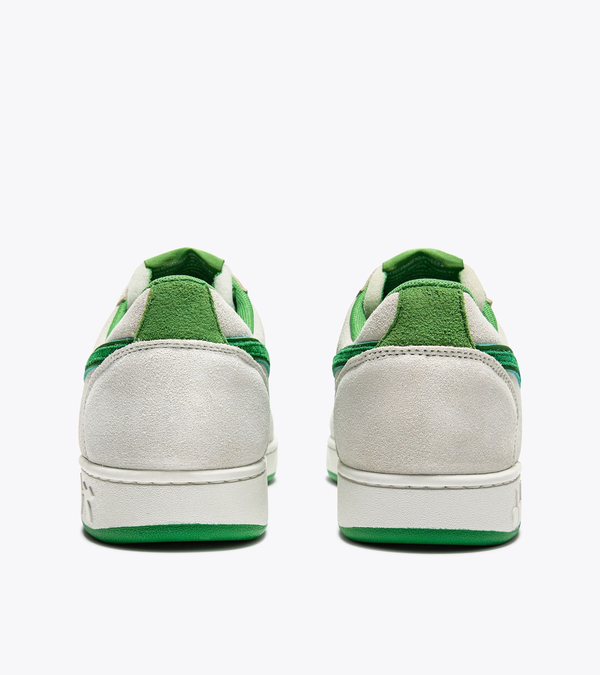 Sporty sneakers - All-Gender MAGIC BASKET LOW SUEDE LEATHER WHITE/ISLAND GREEN - Diadora