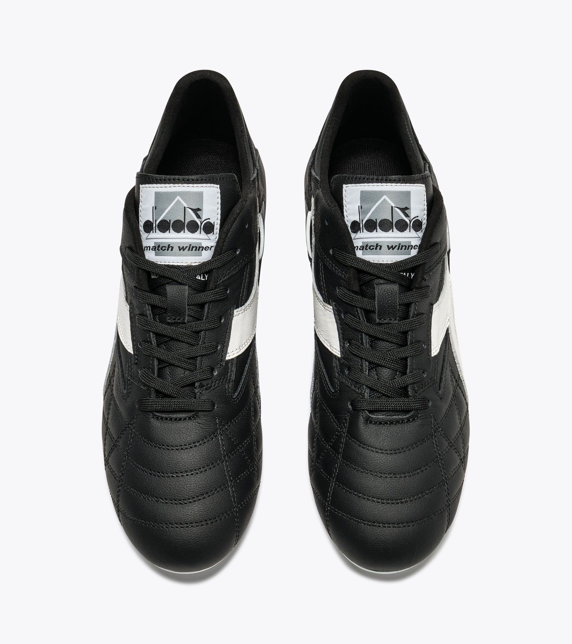 Bota de f&uacute;tbol Made in Italy para superficies compactas - Hombre M.WINNER  ITA OG 94 LT+  MDPU NEGRO/BLANCO - Diadora