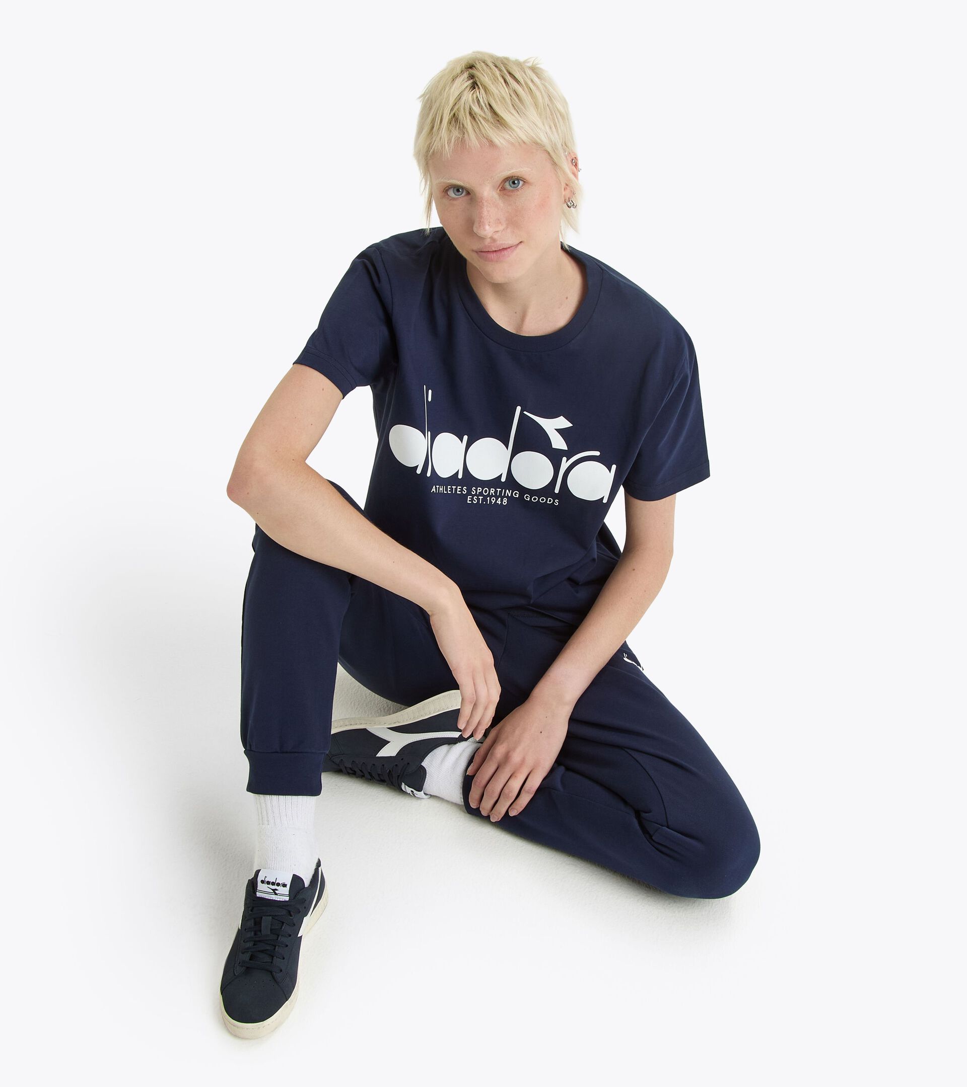 T-shirt - All-Gender T-SHIRT SS LOGO CLASSIC NAVY - Diadora