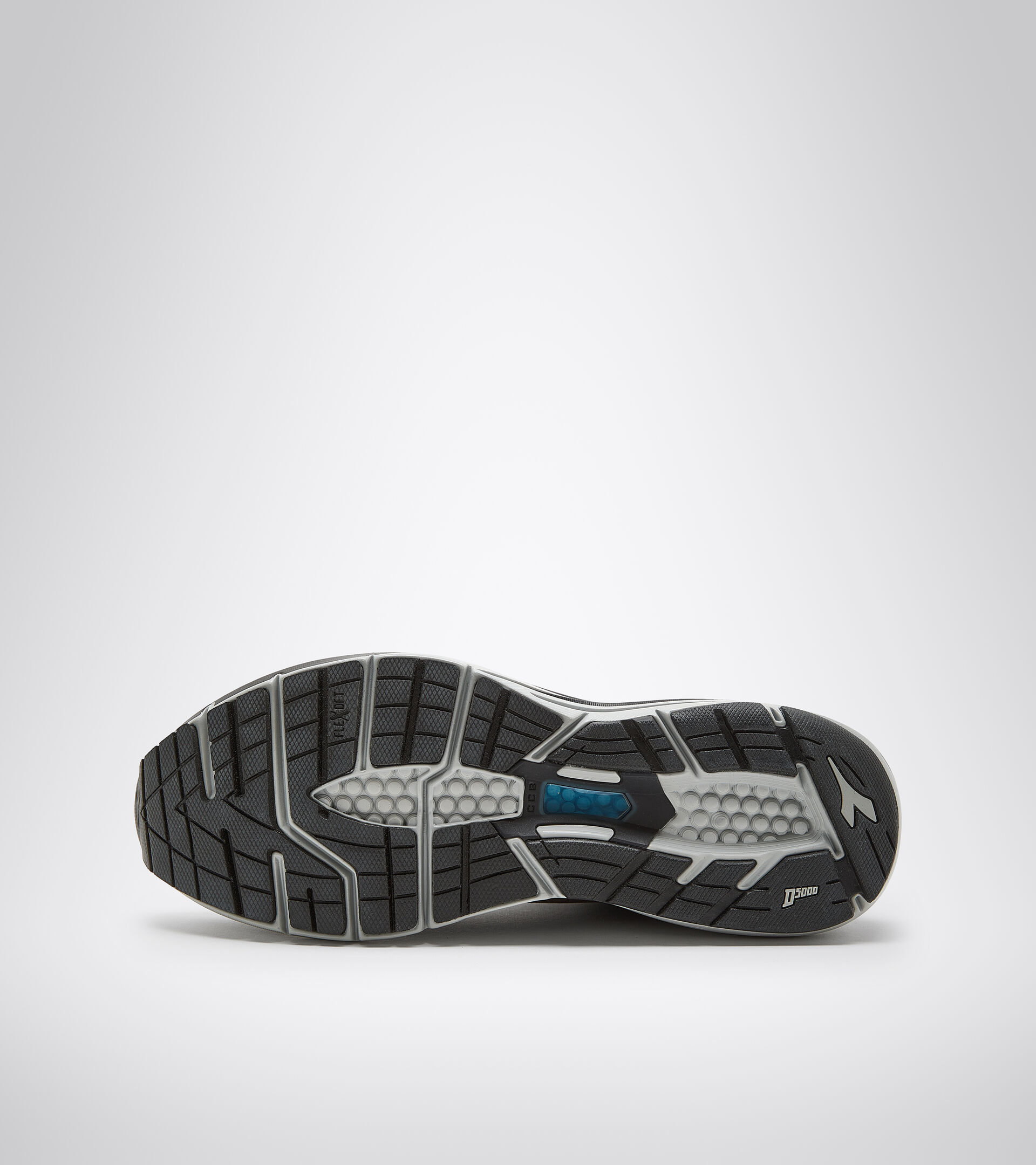 Running shoes - Men MYTHOS BLUSHIELD 7 VORTICE HIP BLACK/SILVER - Diadora