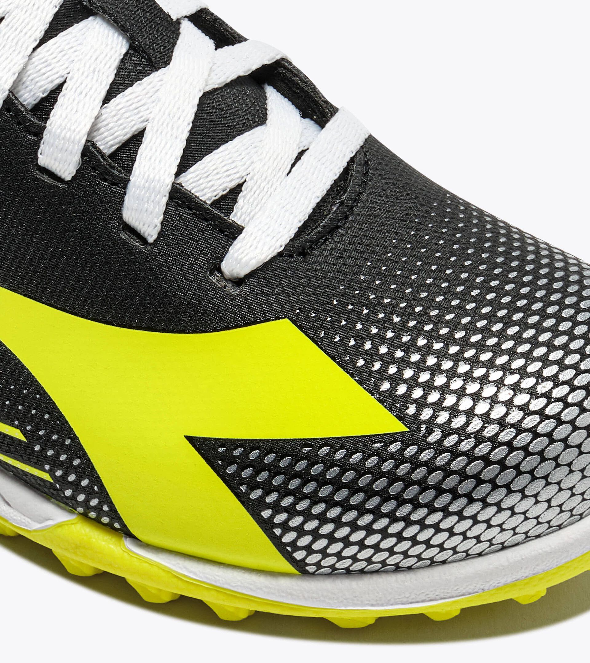 Calcio boots for synthetic grounds - Junior
 PICHICHI 8 TF JR BLACK/YELLOW FL DD/SILVER DD - Diadora