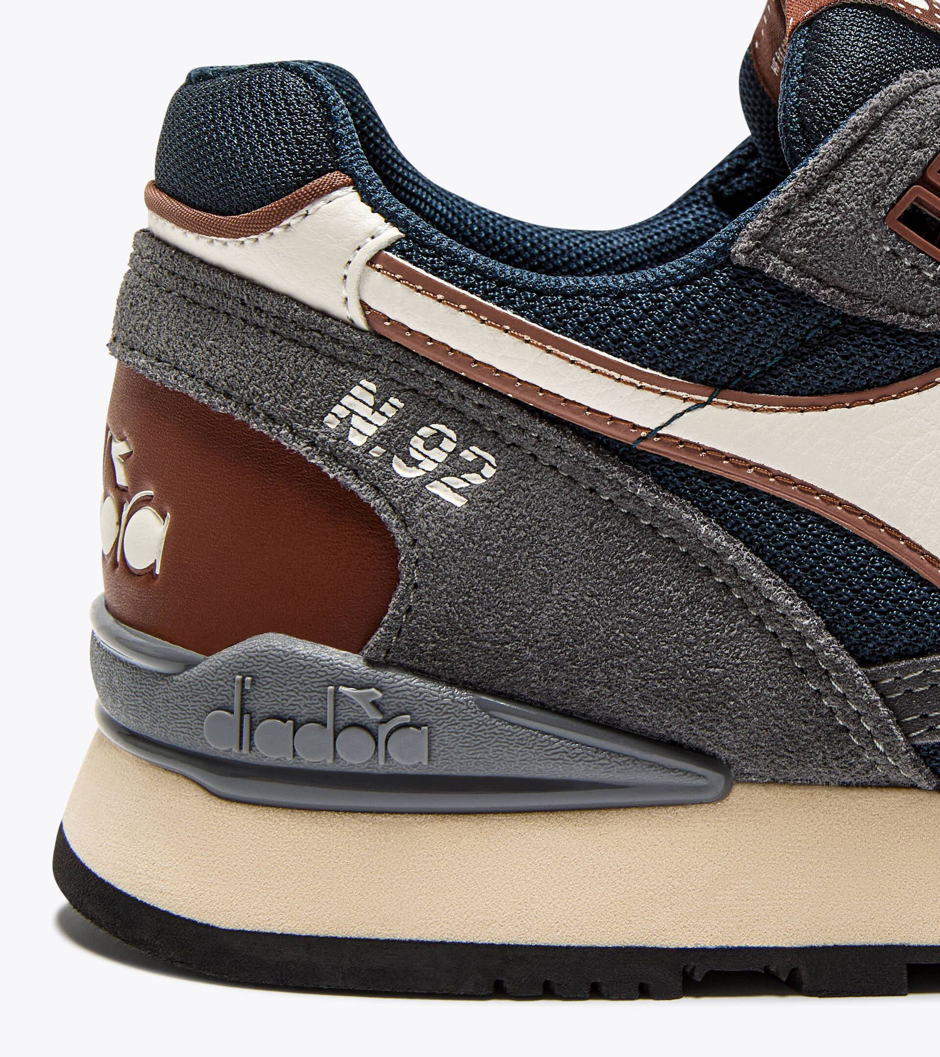 Sportlicher Sneaker - alle Geschlechter N.92 ADVANCE MITTERNACHT MARINEBLAU - Diadora