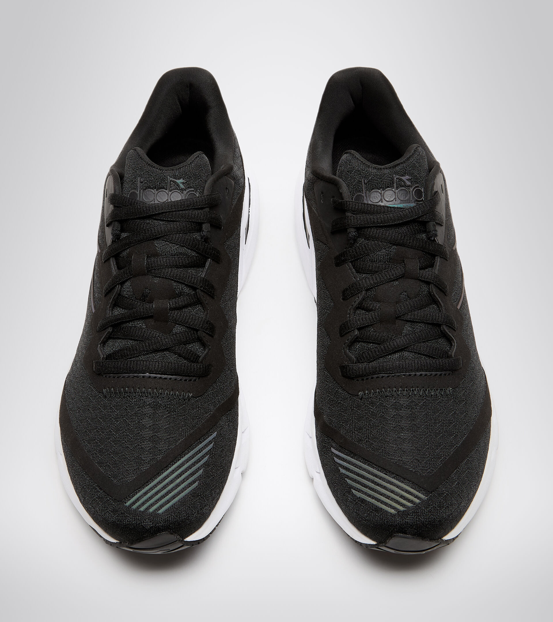 Running shoes - Men MYTHOS BLUSHIELD VOLO HIP 2 BLACK/BLACK - Diadora