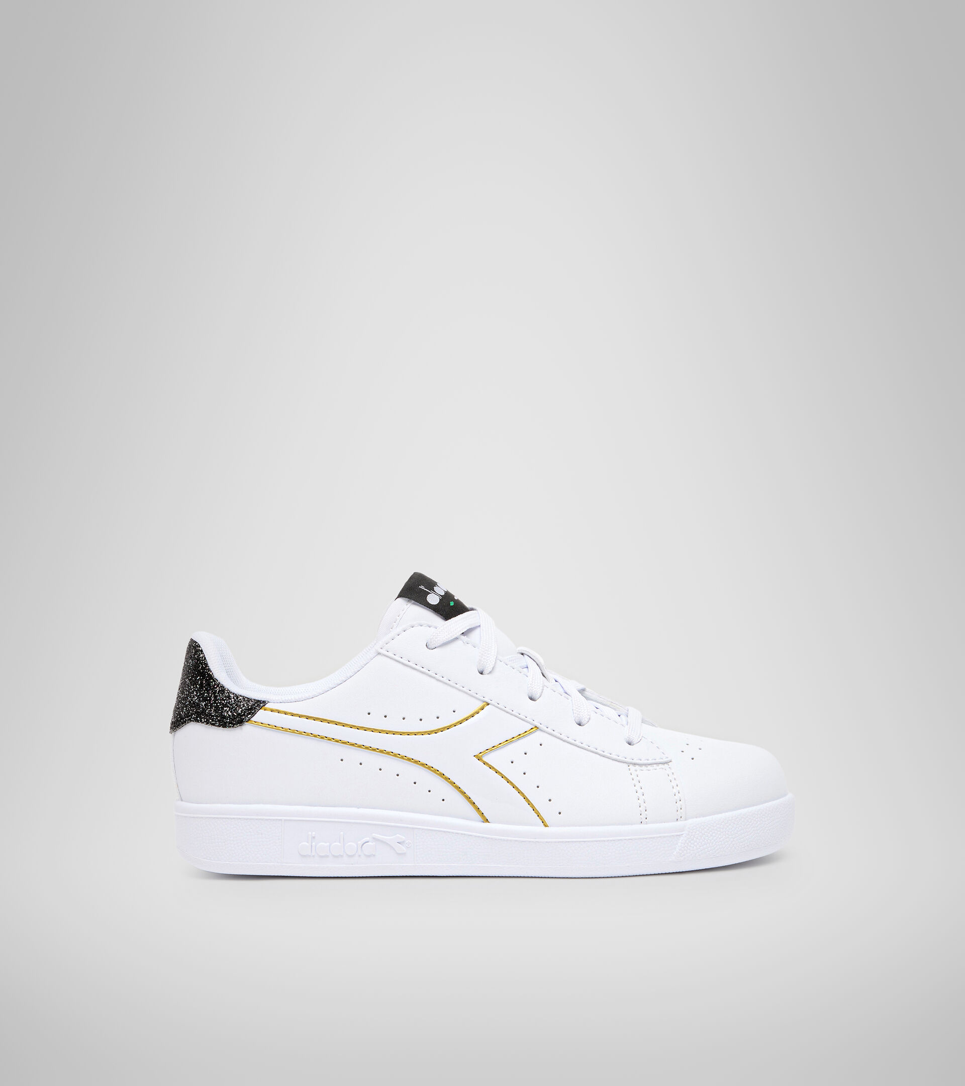 Sports shoes - Youth 8-16 years GAME P GS GIRL WHITE/BLACK/GOLD - Diadora