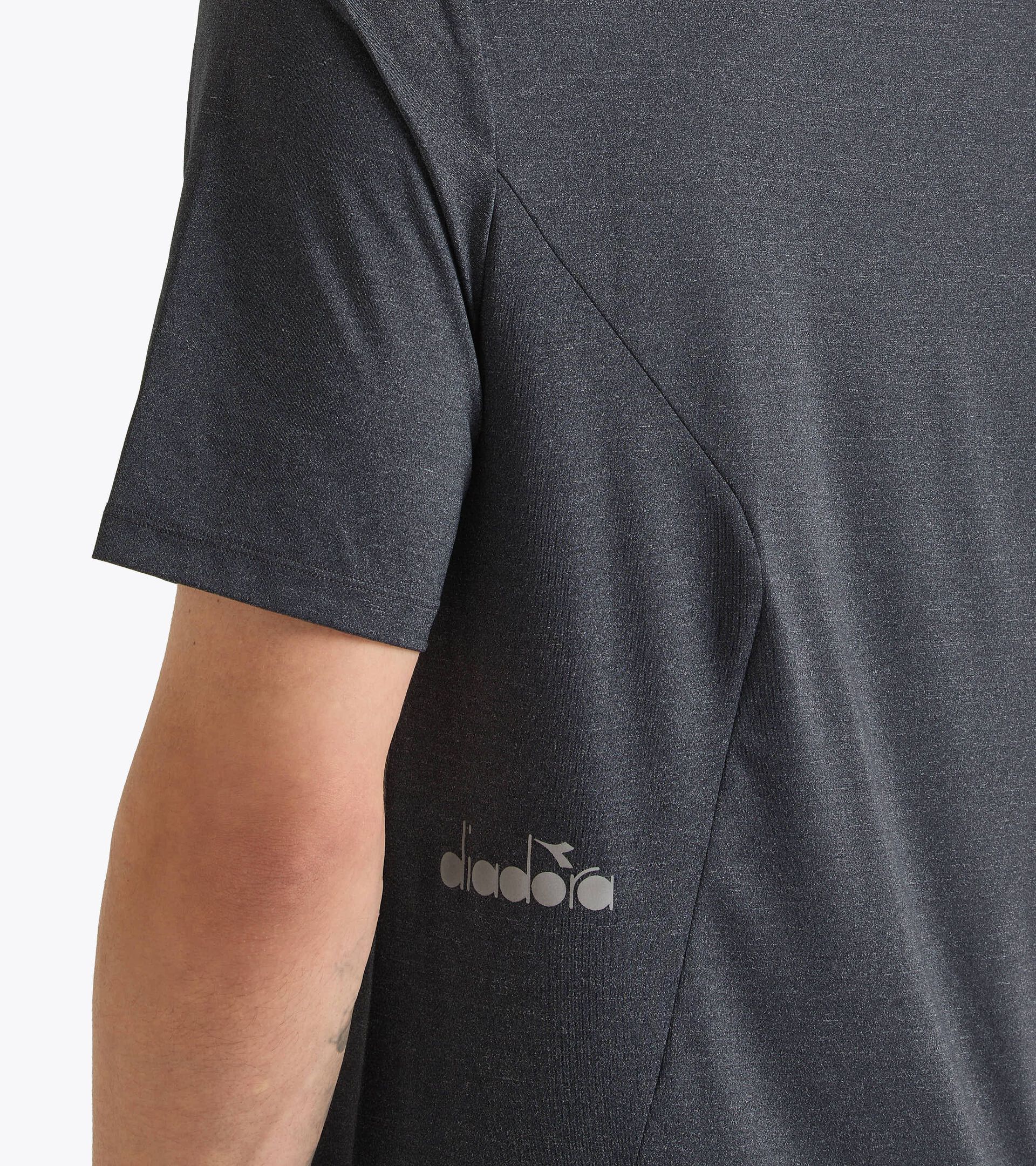 High performance running t-shirt - Men’s SS T-SHIRT TECH RUN CREW BLACK - Diadora