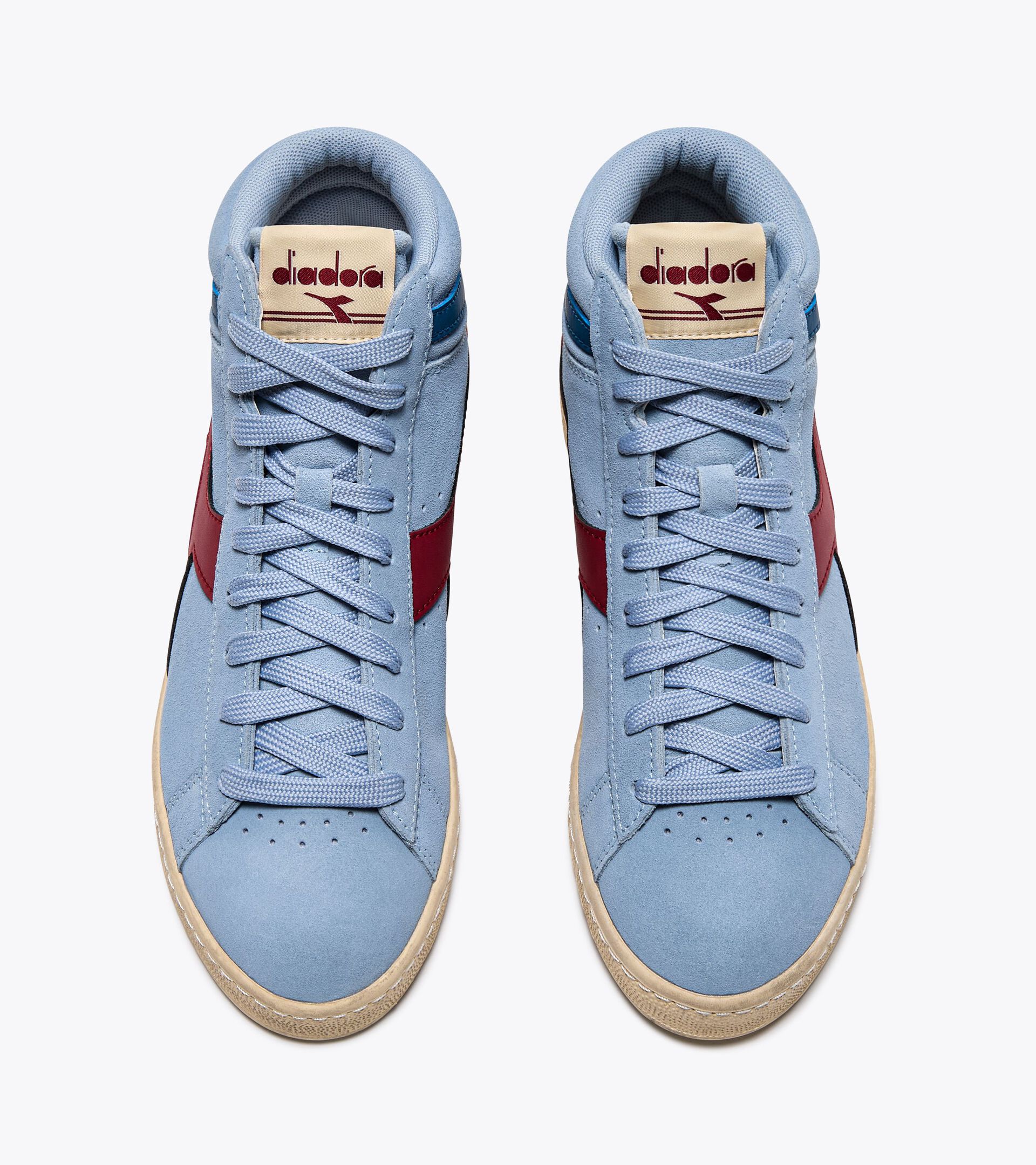 Sporty sneakers - All-Gender GAME L HIGH SUEDE WAXED LIGHT SKY-BLUE - Diadora