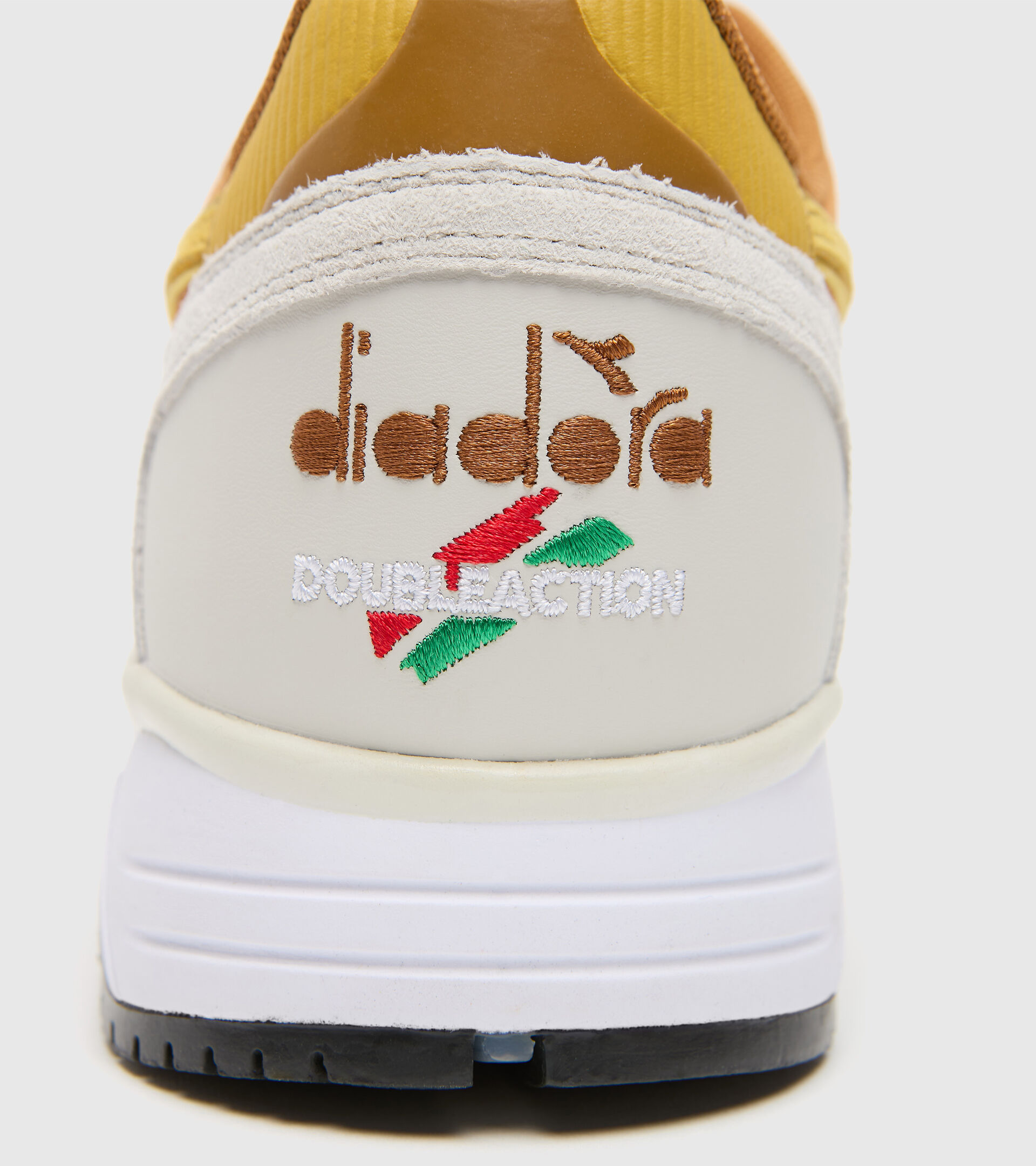 Sports shoes - Men  N9002 OVERLAND WHITE/SUDAN BROWN - Diadora
