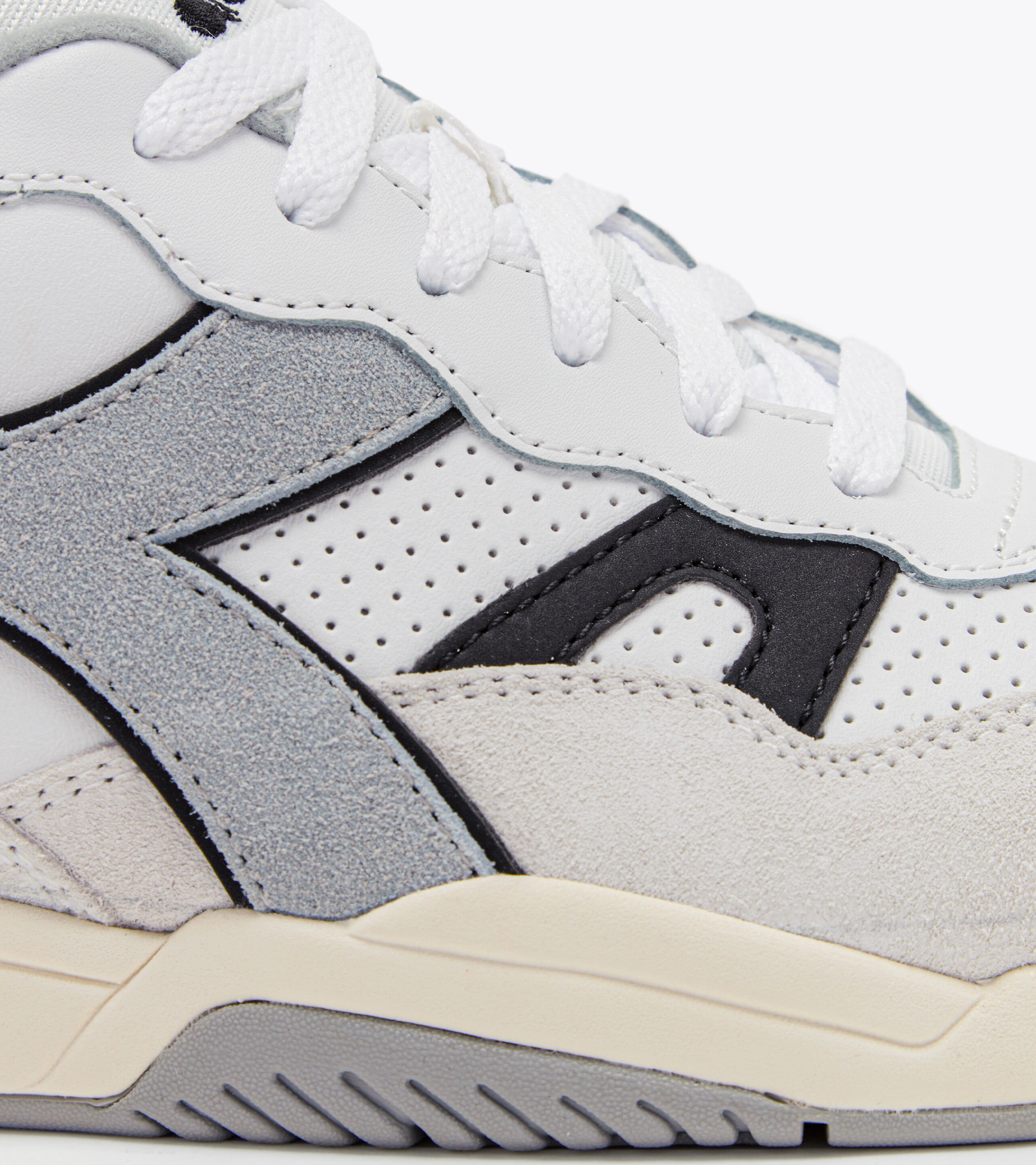 Diadora sneakers hotsell laag