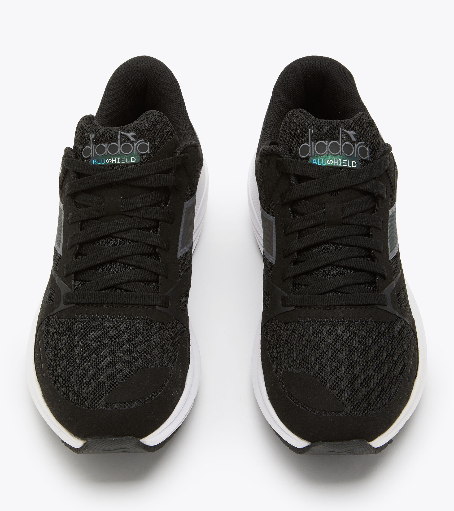 Running shoes - Women
MYTHOS BLUSHIELD 8 VORTICE HIP W BLACK/WHITE (C7406) - Diadora