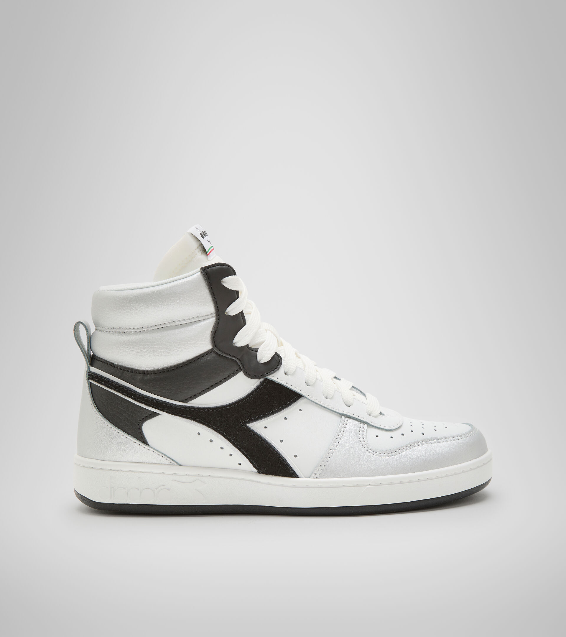 Sports shoes - Women MAGIC BASKET MID SPACE WN WHITE/SILVER - Diadora