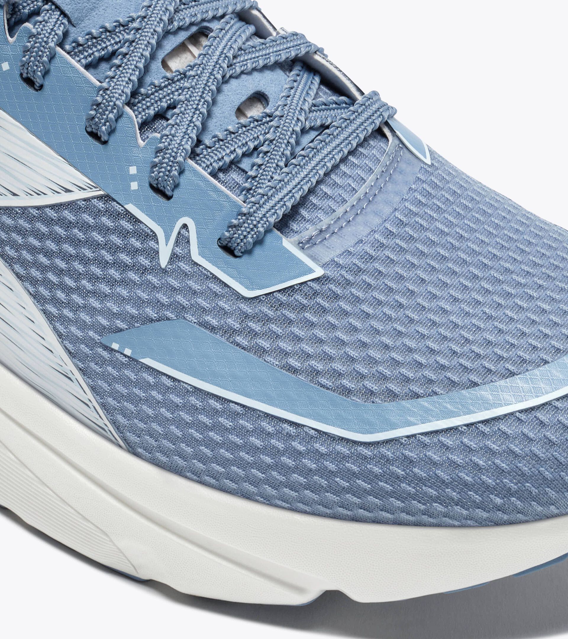 Running shoe - Lightness and reactivity - Men&rsquo;s FREQUENZA 2 ENDLESS SKY /WHITE - Diadora