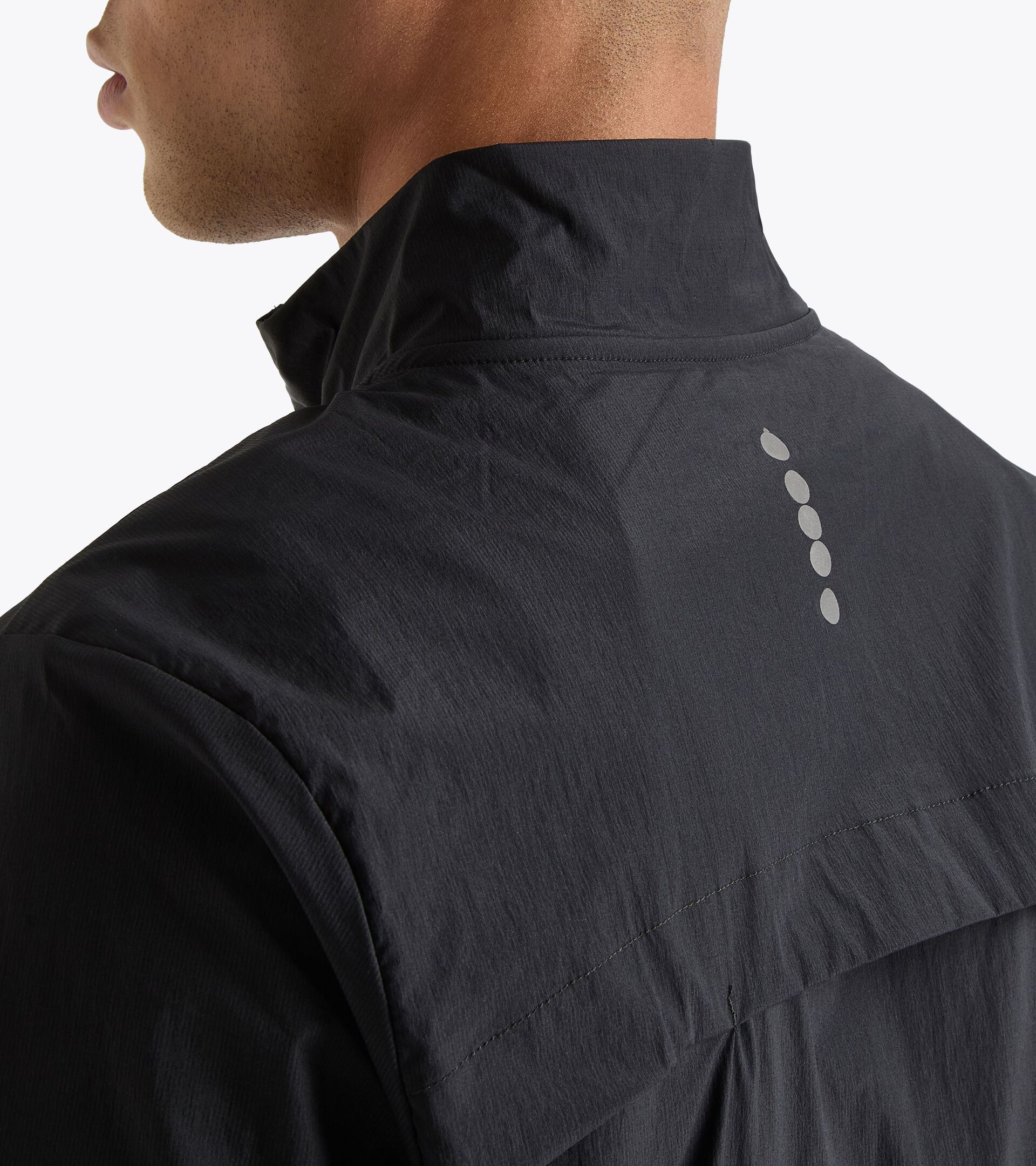 Packable windproof running jacket  - Men’s PACKABLE WIND JACKET BLACK - Diadora