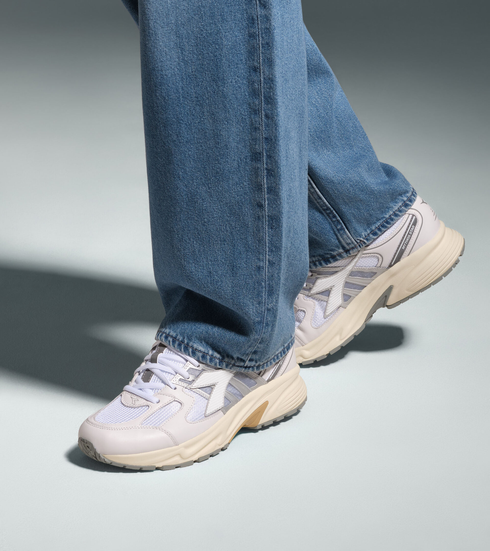 Leather Sneaker - All-gender MYTHOS STAR LEA WHITE/WHITE/WHITE - Diadora