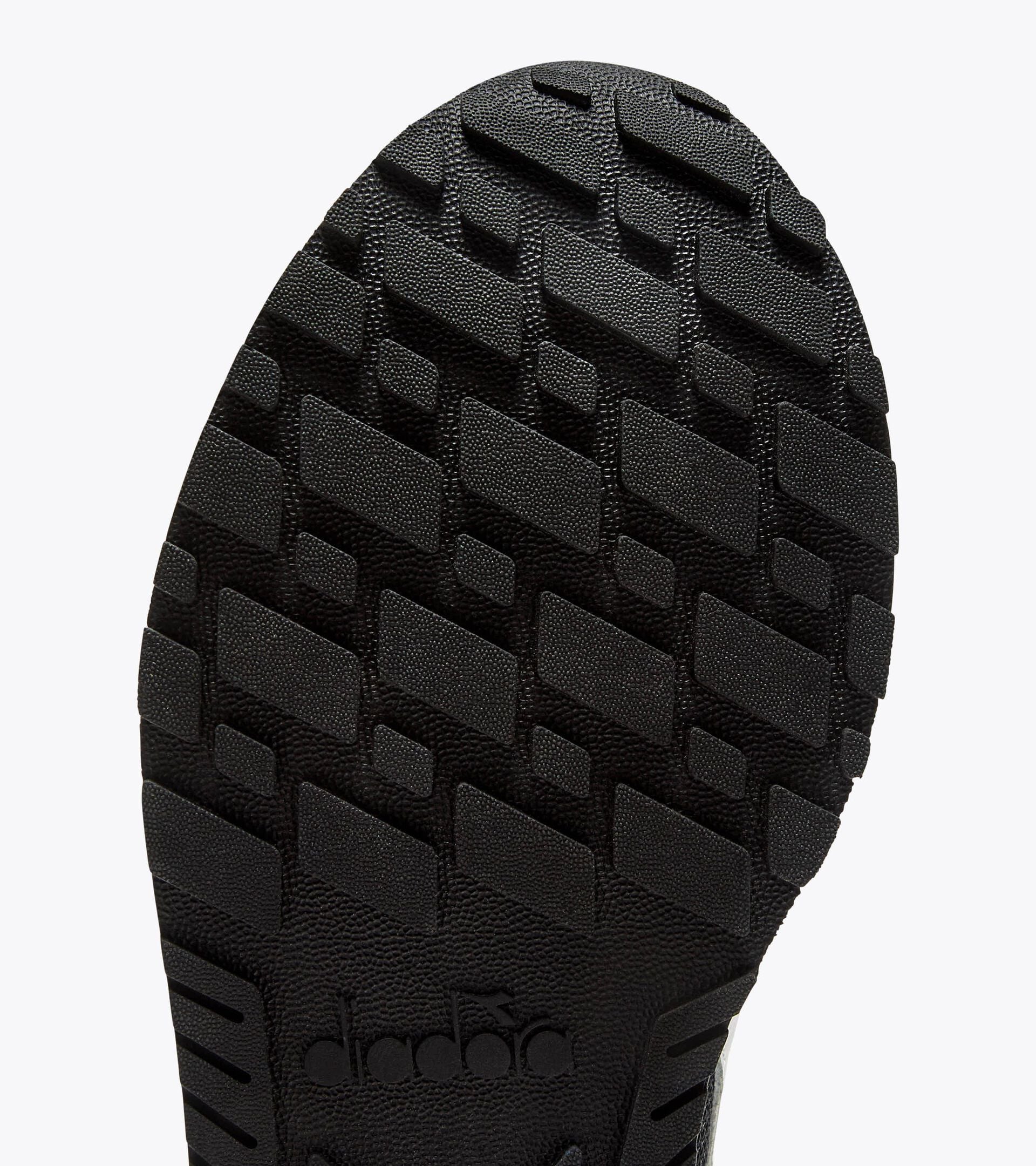 Suede leather sneaker - All-gender
 CAMARO M2 BLACK /RAIN FOREST - Diadora