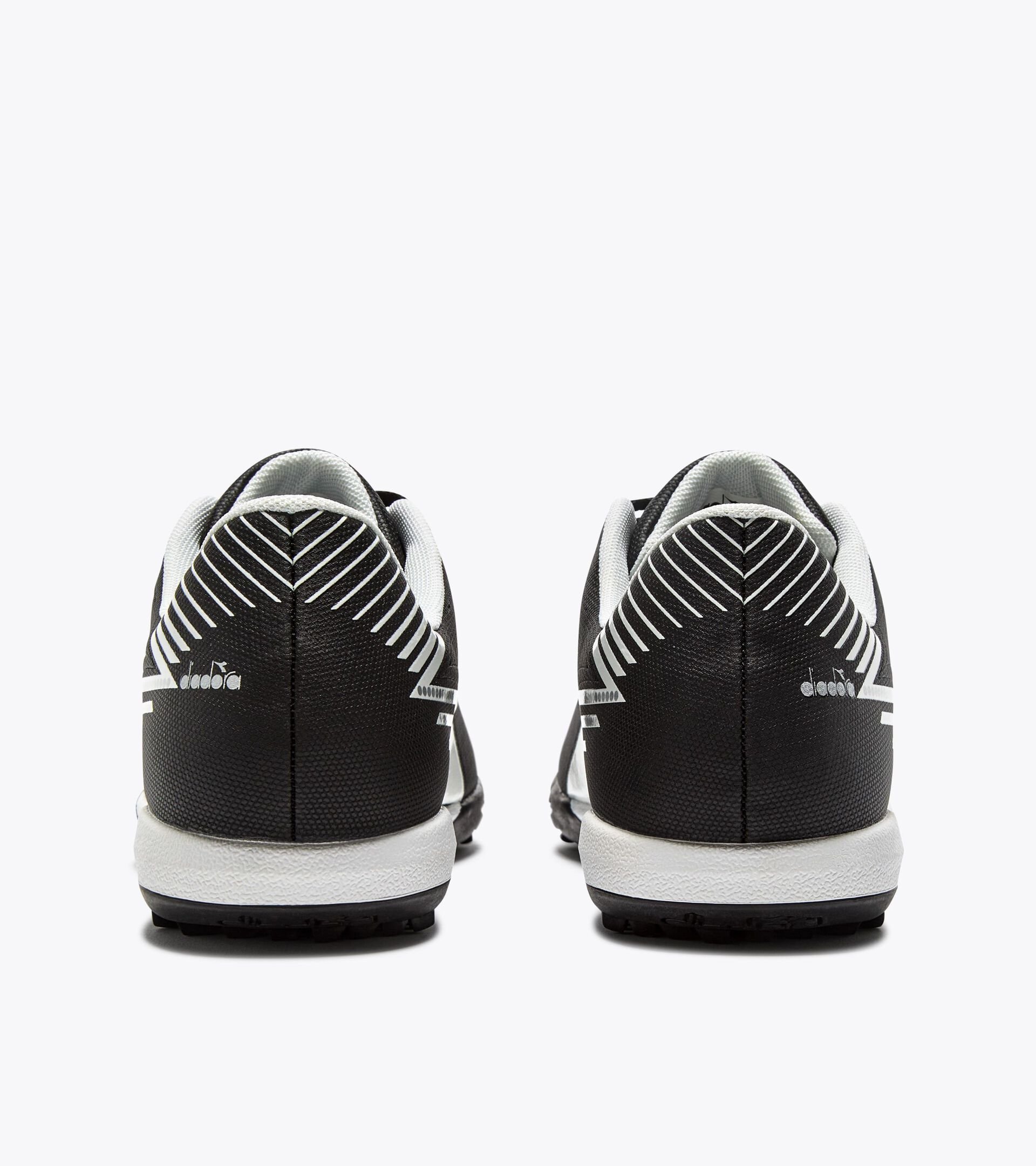 Bota de f&uacute;tbol para superficies sint&eacute;ticas - Hombre
 PICHICHI 8 TFR NEGRO/BLANCO - Diadora