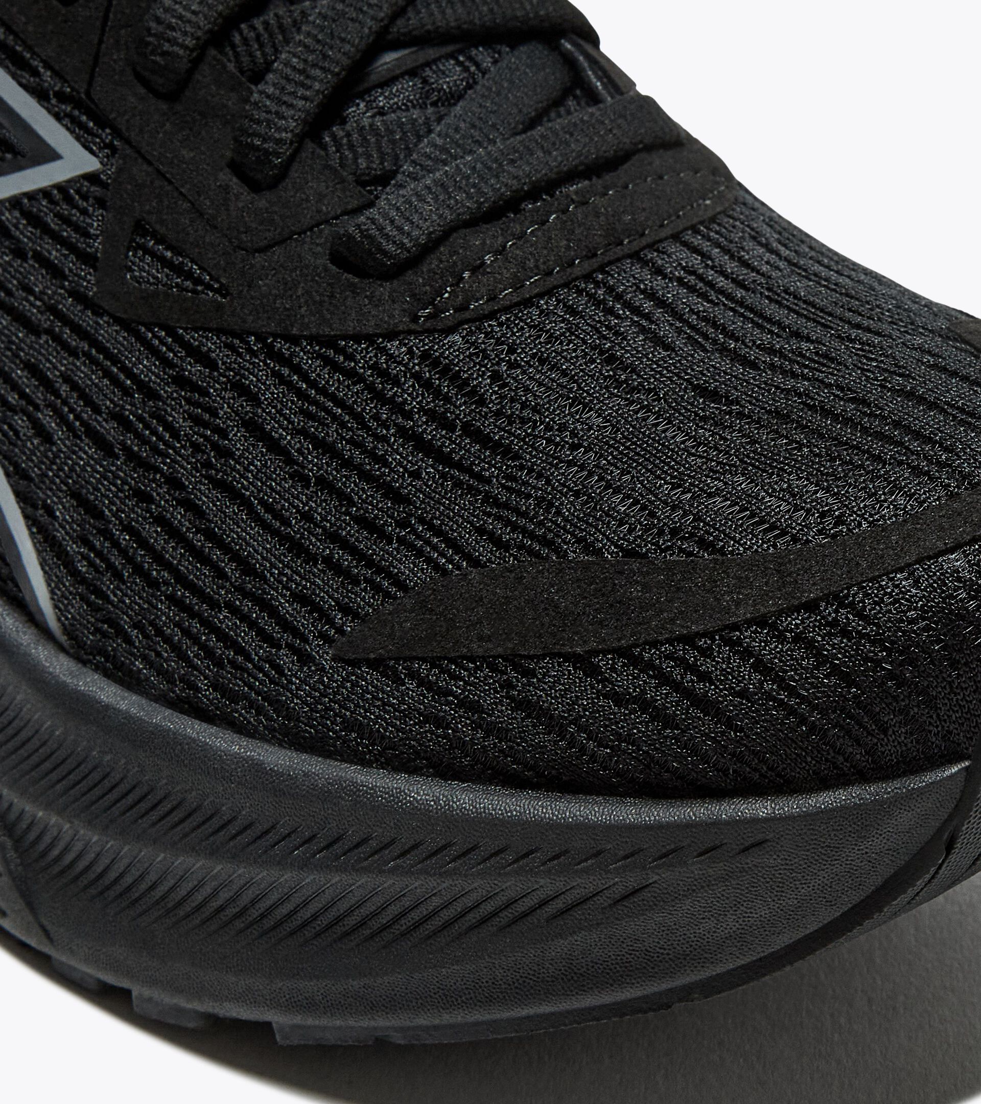 Running shoe - Comfort and stability - Men's NUCLEO 2 BLACK/BLACK - Diadora