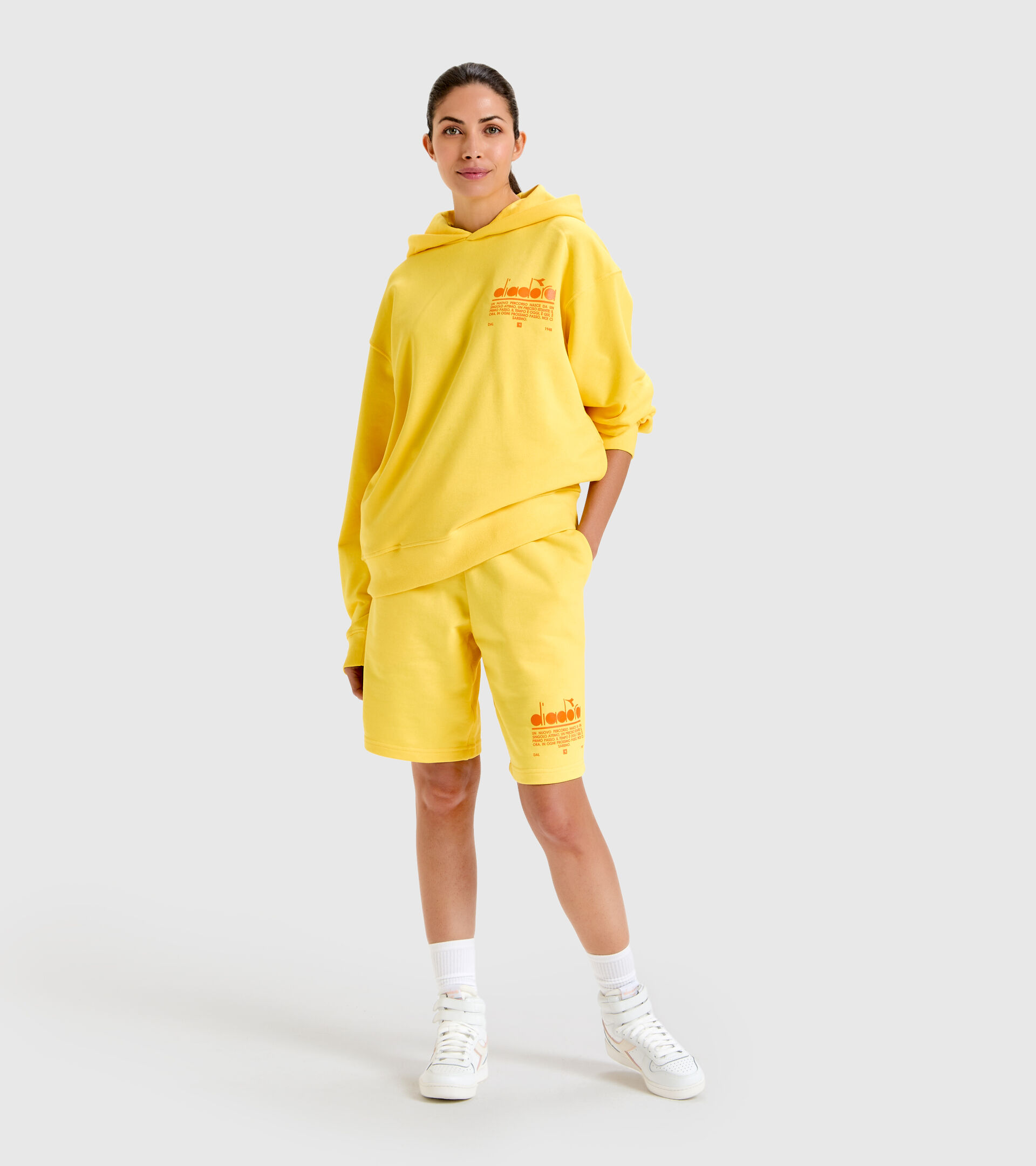 Bermuda in cotone - Unisex BERMUDA MANIFESTO GIALLO REGNO - Diadora