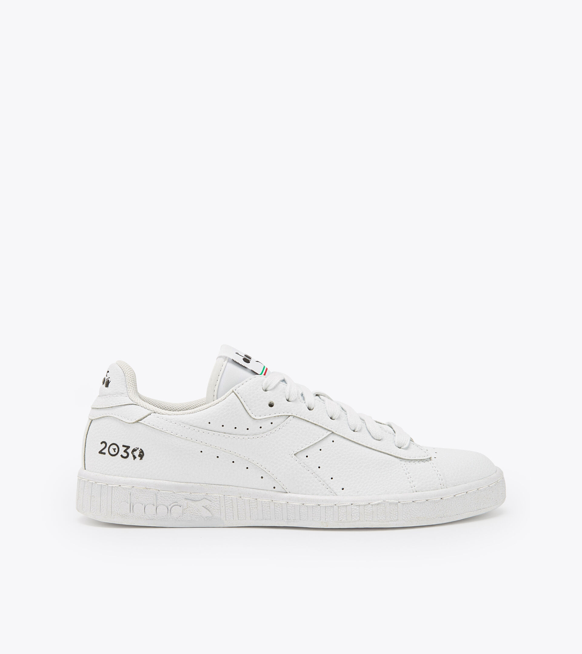 Sportswear shoe - Unisex GAME L LOW 2030 OPTICAL WHITE - Diadora