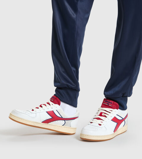 MAGIC BASKET LOW ICONA, BLANC/ORANGE.COM Chaussures de sport - Unisexe MAGIC BASKET LOW ICONA BLANC/ORANGE.COM - Diadora