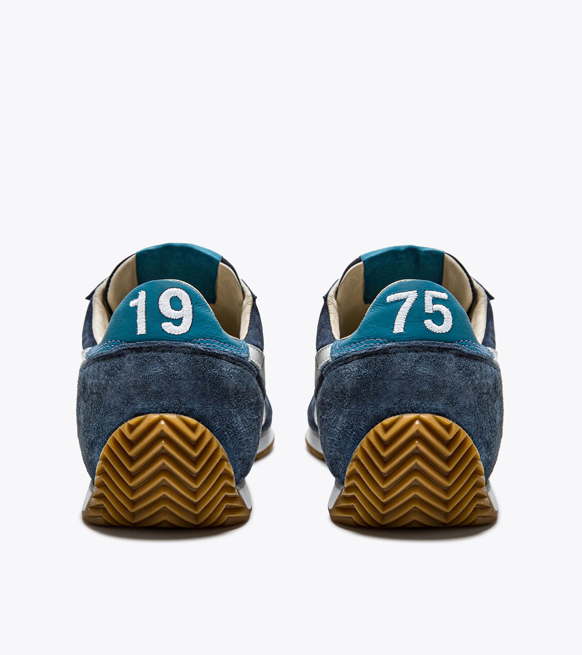 Heritage shoe - Gender Neutral EQUIPE SUEDE SW BLUE CASPIAN SEA - Diadora