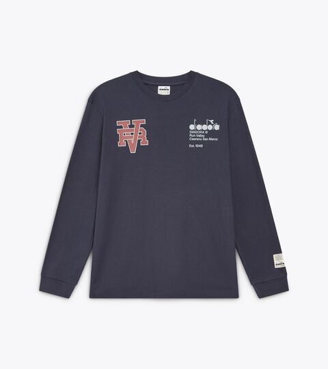 T-SHIRT LS RUN VALLEY, BLUE DENIM College-style inspired t-shirt - Run Valley - All-gender
T-SHIRT LS RUN VALLEY BLUE DENIM - Diadora