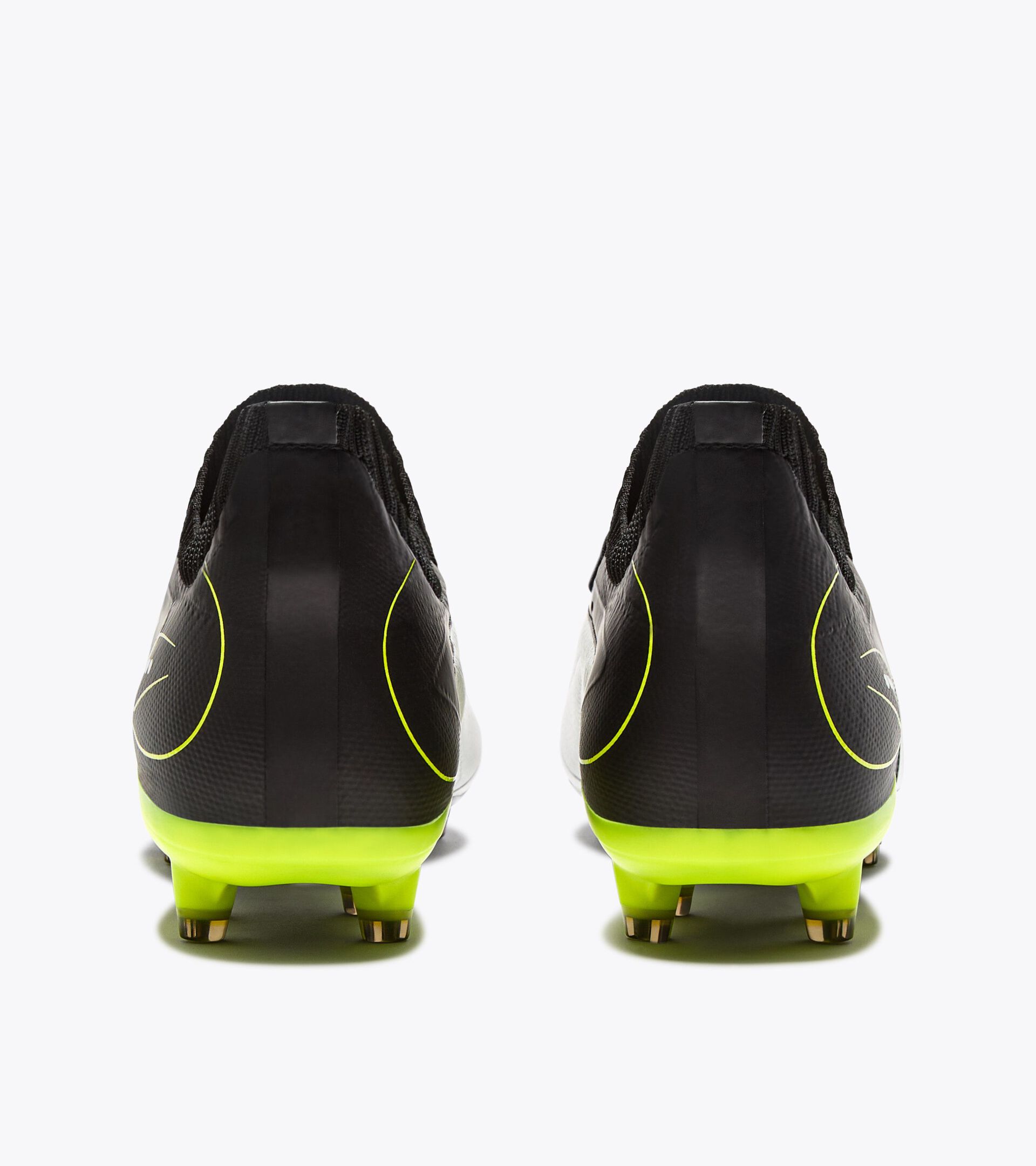 Bota de fútbol de piel para superficies compactas - Para todos los géneros
MAXIMUS ICON SLX NEGRO/BLANCO/AMARILLO FL DD - Diadora