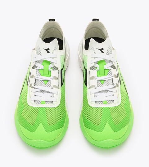 Running shoes - Men EQUIPE CORSA 3 WHITE/BLACK/GREEN FL - Diadora
