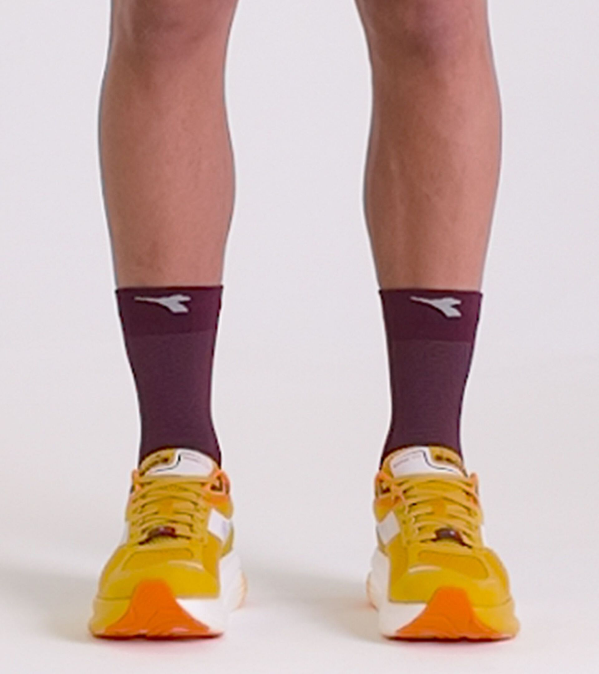 Made in Italy running shoe - Lightness and cushioning - All-Gender ATOMO STAR SPICY MUSTARD/WHITE - Diadora