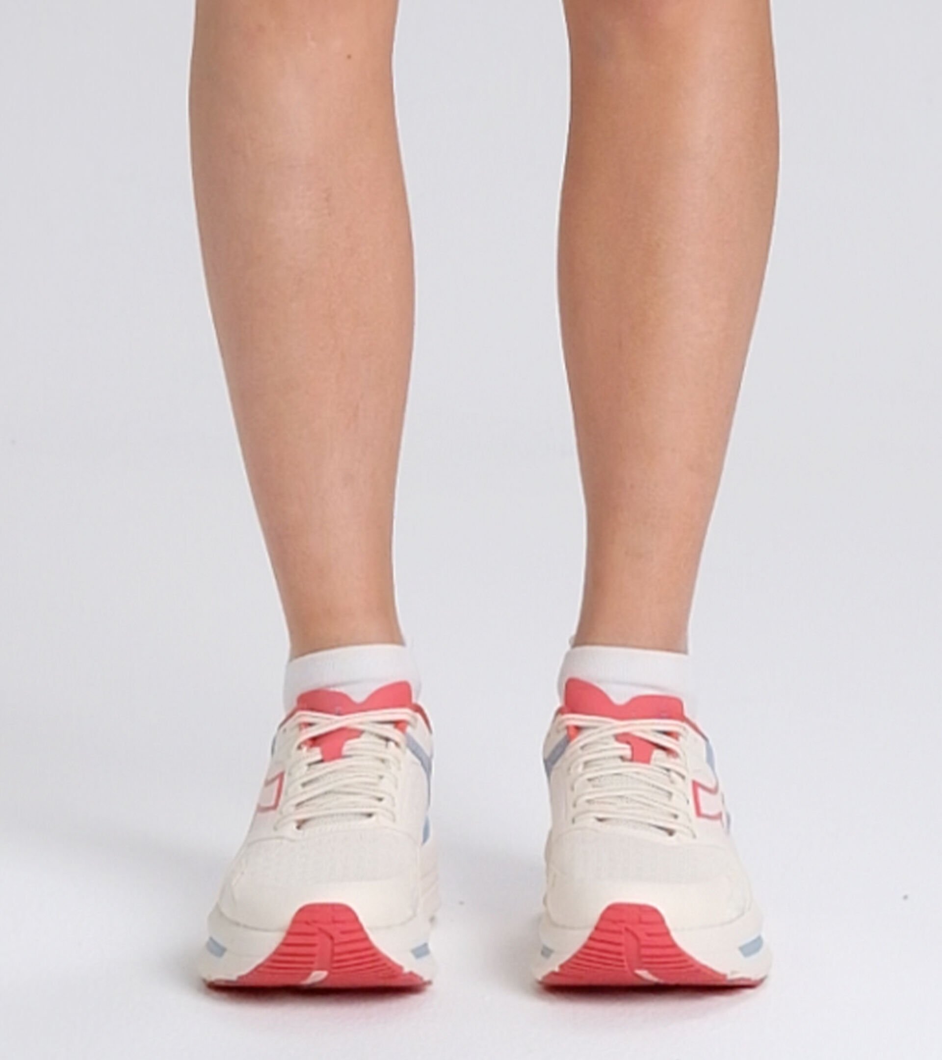 Zapatilla de running - Comodidad y estabilidad - Mujer CELLULA W BLCO MURMURRAR/ROJO CAYENA - Diadora
