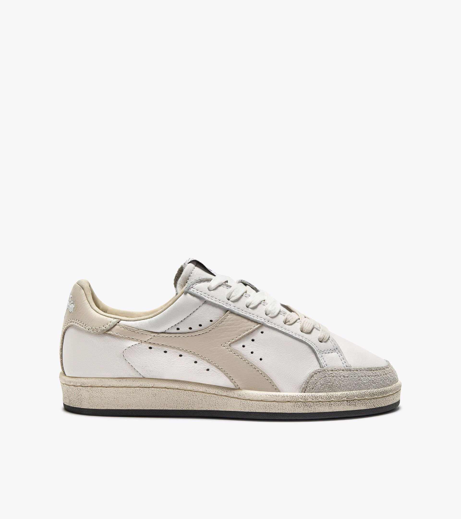 Zapatilla Heritage de piel - Para todos los géneros
 PRESTIGE USED BLANCO/RAYO DE LUNA - Diadora