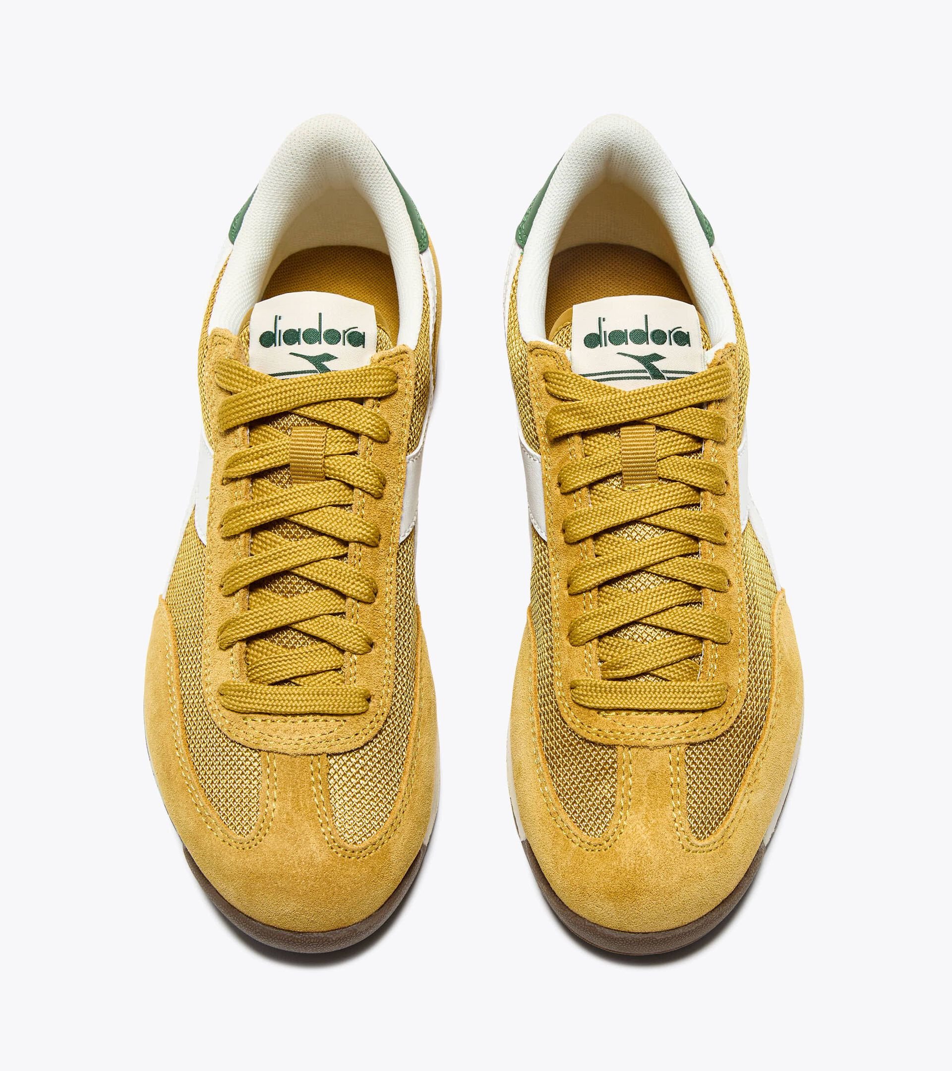 Zapatilla de ante de caña baja - Para todos los géneros CROSS ORO MIETITURA/VERDE FOGLIAME - Diadora